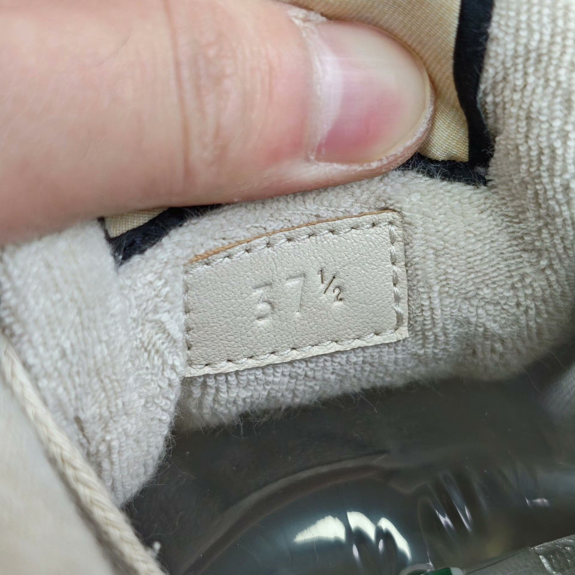 Gucci Gucci Lowtop Sneakers us_7 Women Size US 7 / IT 37 - 6 Thumbnail