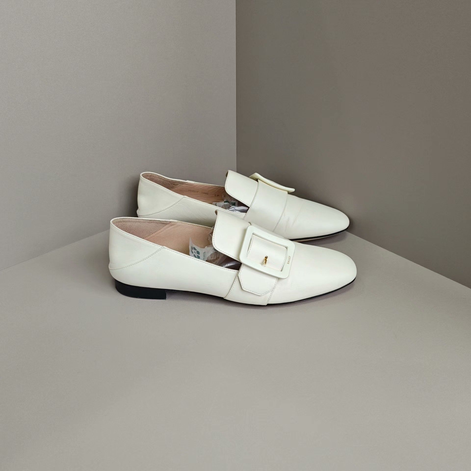 Bally Bally Casual Lowtop Sneakers us_10 Women Size US 10 / IT 40 - 4 Thumbnail