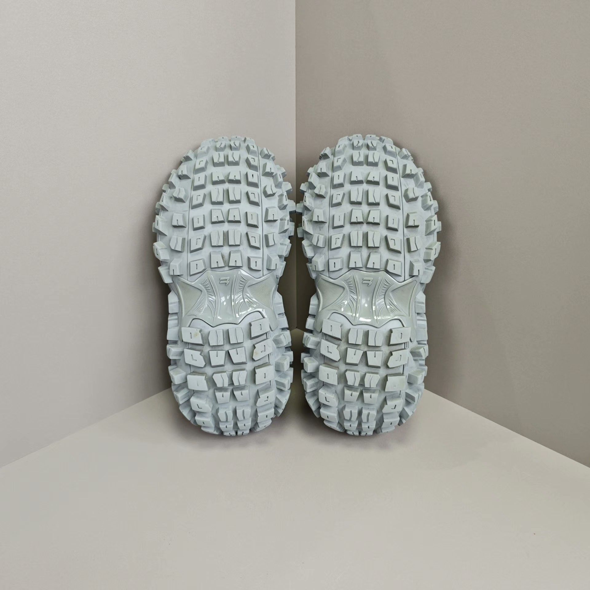 Balenciaga Balenciaga Lowtop Sneakers us_7 Women Size US 7 / IT 37 - 5 Thumbnail
