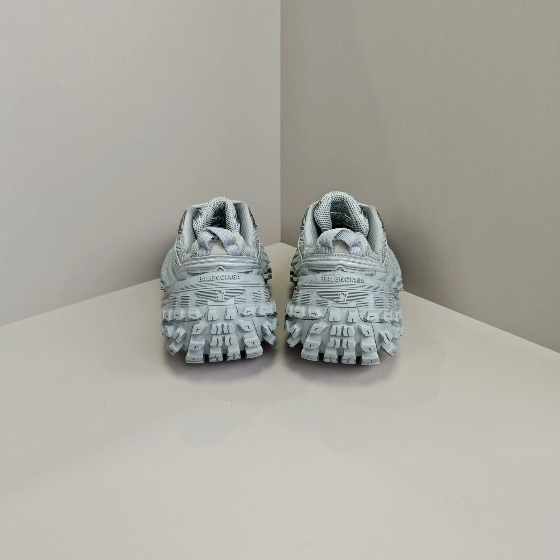 Balenciaga Balenciaga Lowtop Sneakers us_7 Women Size US 7 / IT 37 - 3 Thumbnail