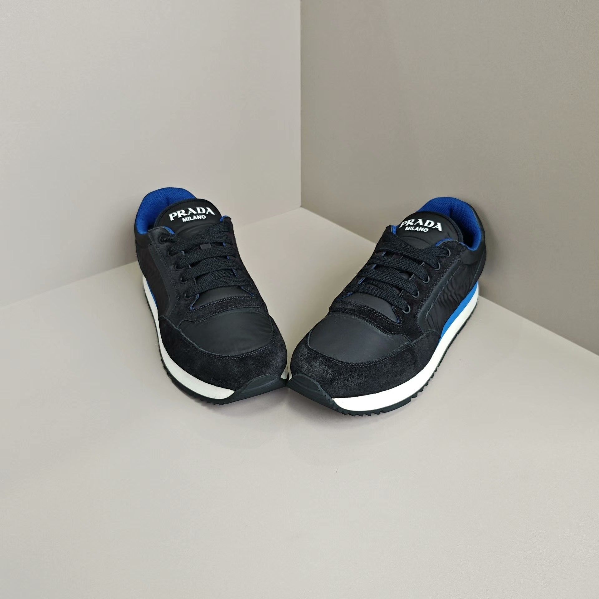 Prada Prada Casual Lowtop Sneakers 9 Men Size US 9 / EU 42 - 2 Thumbnail