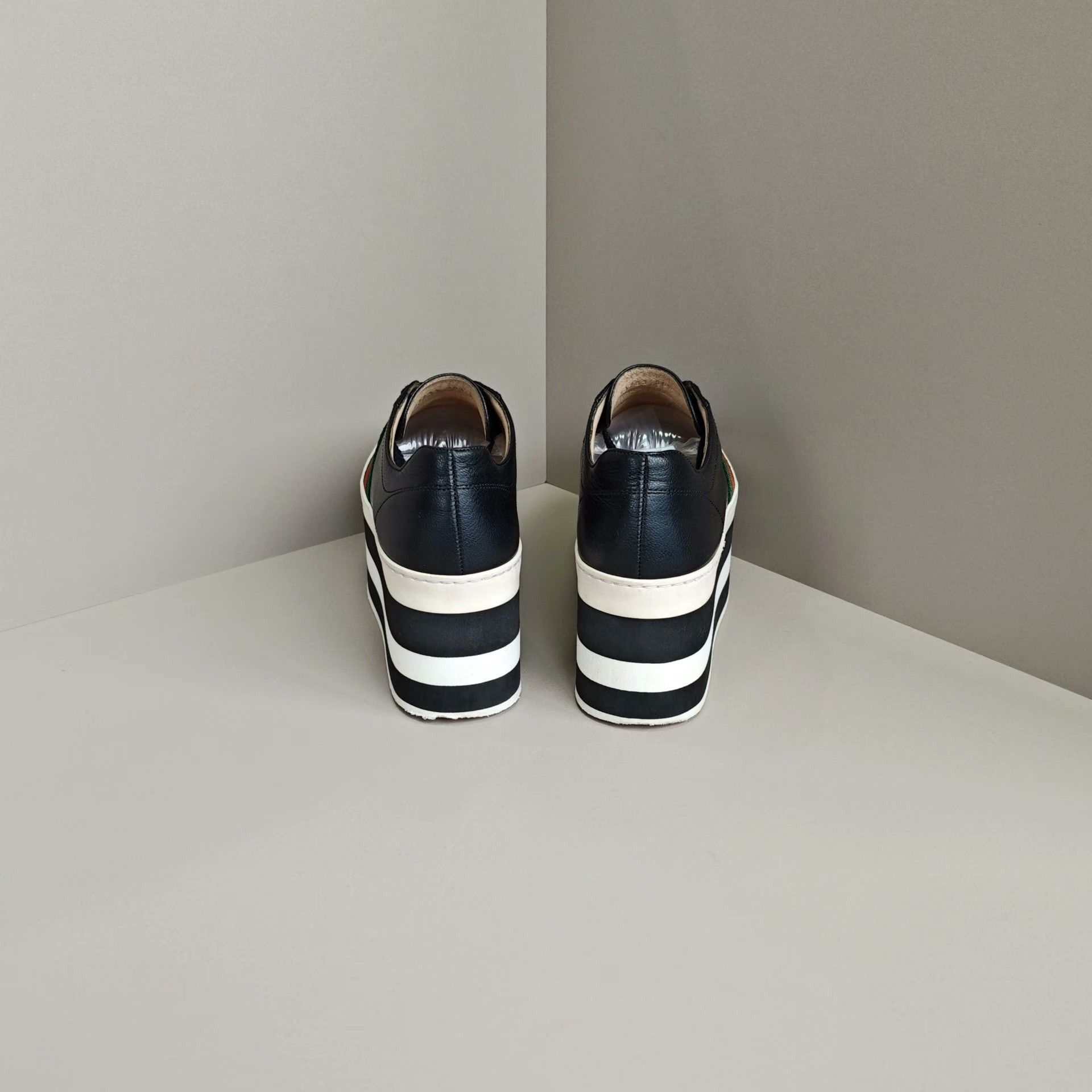 Gucci Gucci Lowtop Sneakers us_8 Women Size US 8 / IT 38 - 3 Thumbnail
