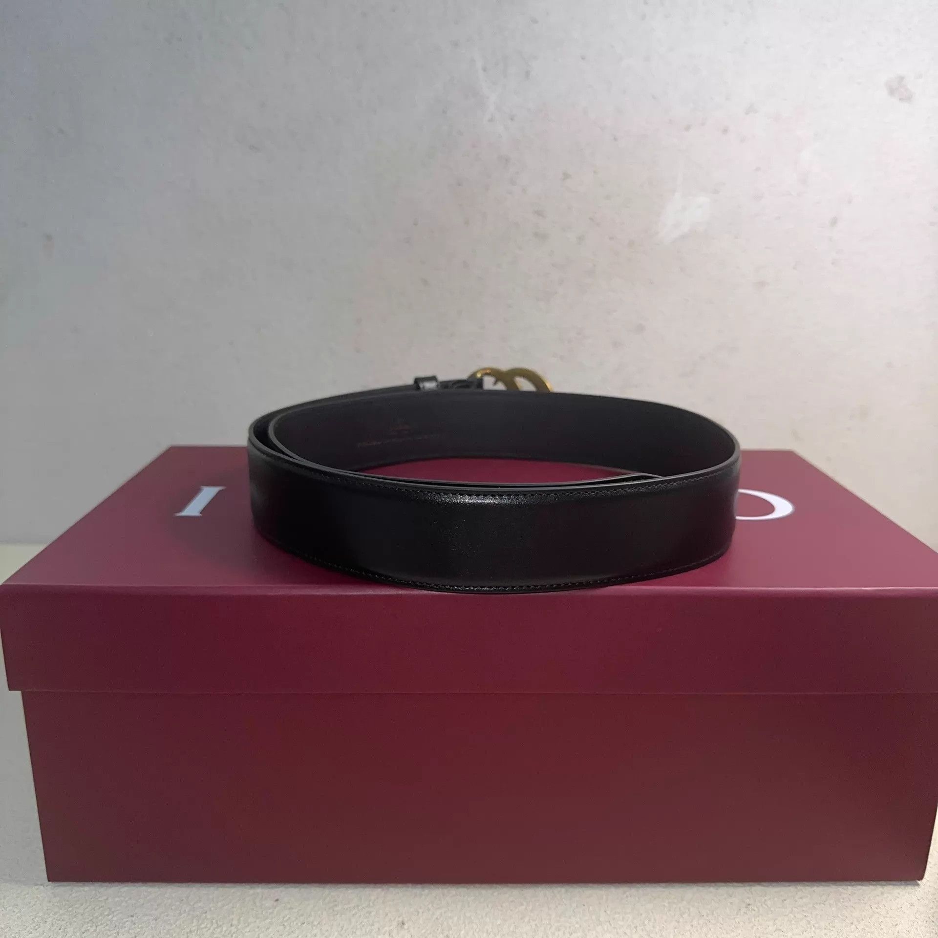 Gucci Black Leather Belt with Gold Interlocking Buckle Size ONE SIZE - 2 Thumbnail