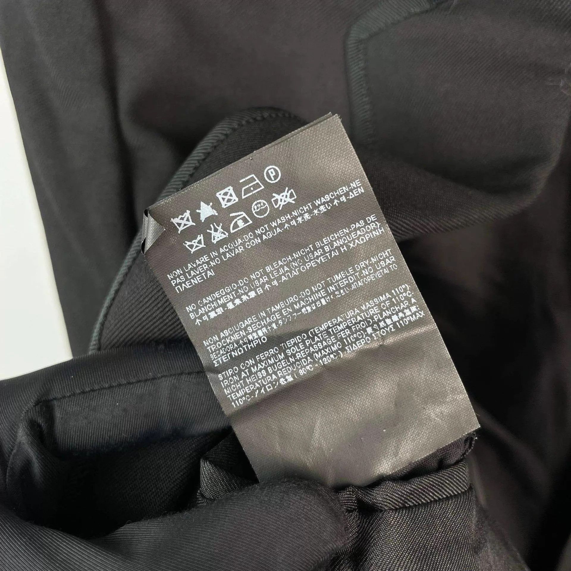 Yves Saint Laurent Black Formal Blazer with Button Closure Size US M / EU 48-50 / 2 - 5 Thumbnail