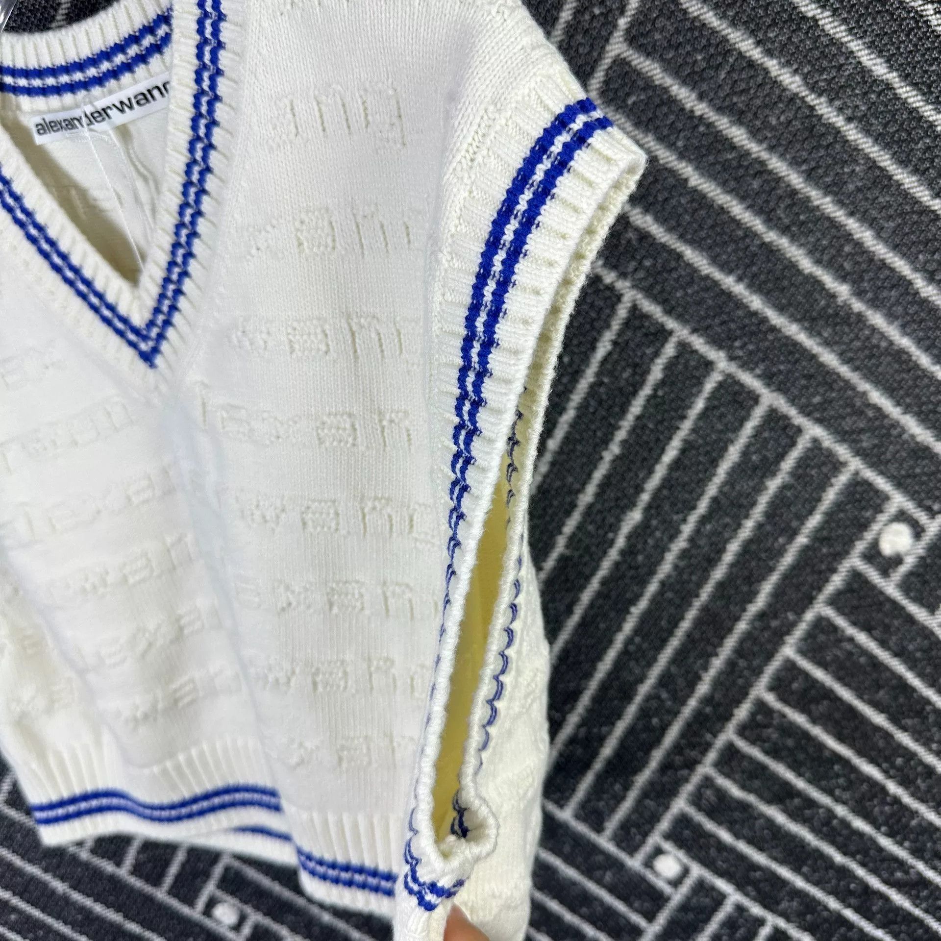 Alexander Wang Alexander Wang Colorblock V-Neck Knit Top Size M / US 6-8 / IT 42-44 - 3 Thumbnail