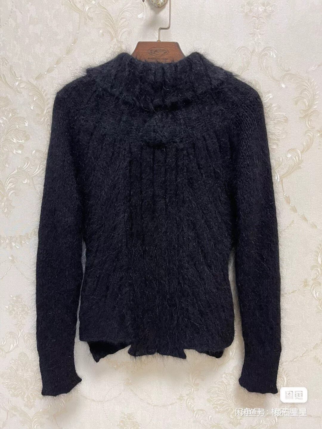 Giorgio Armani Giorgio Armani Women's Large Lapel Sweater Size M / US 6-8 / IT 42-44 - 8 Thumbnail