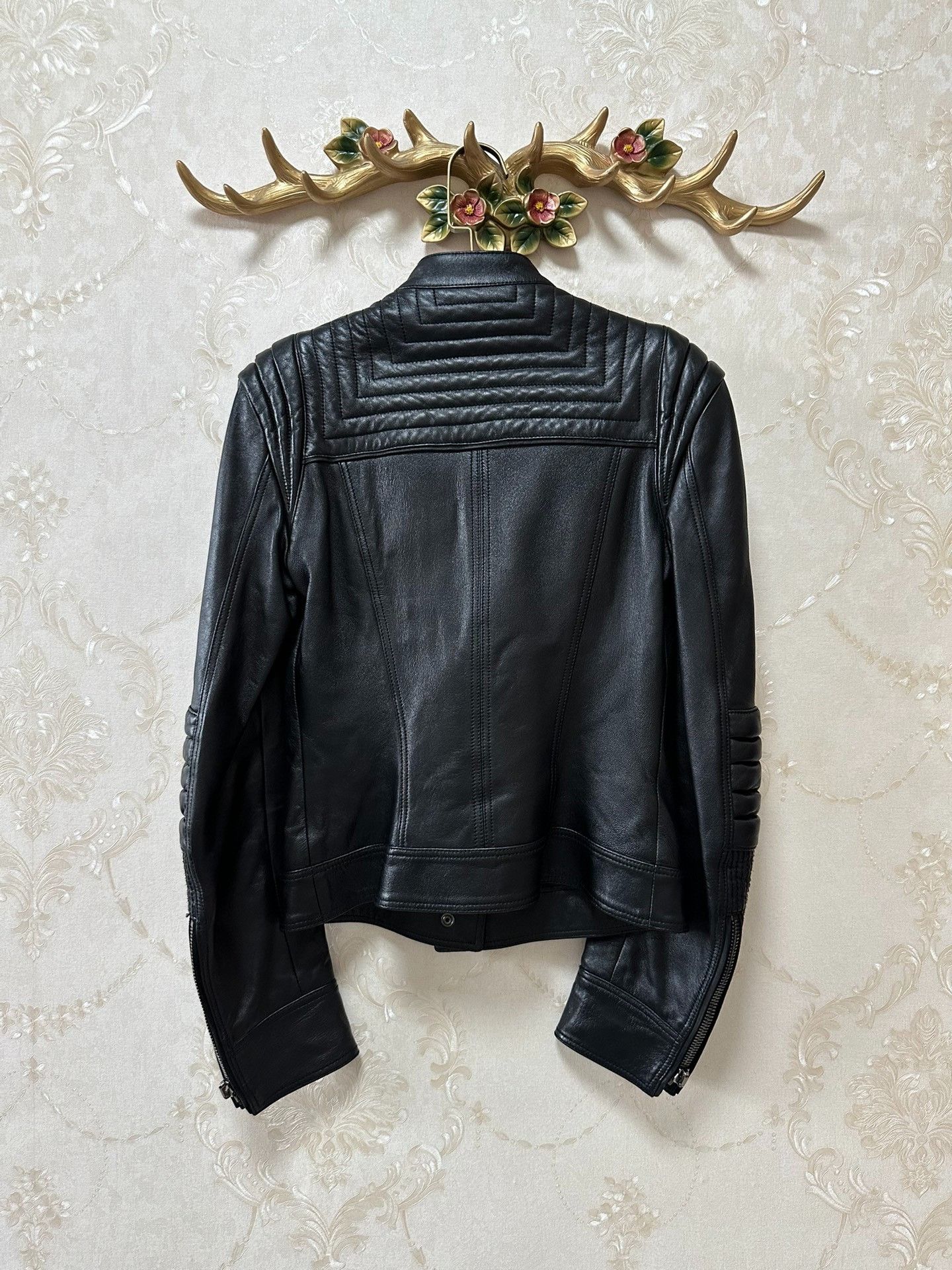 Versace Versace Classic Leather Jacket Size M / US 6-8 / IT 42-44 - 9 Thumbnail