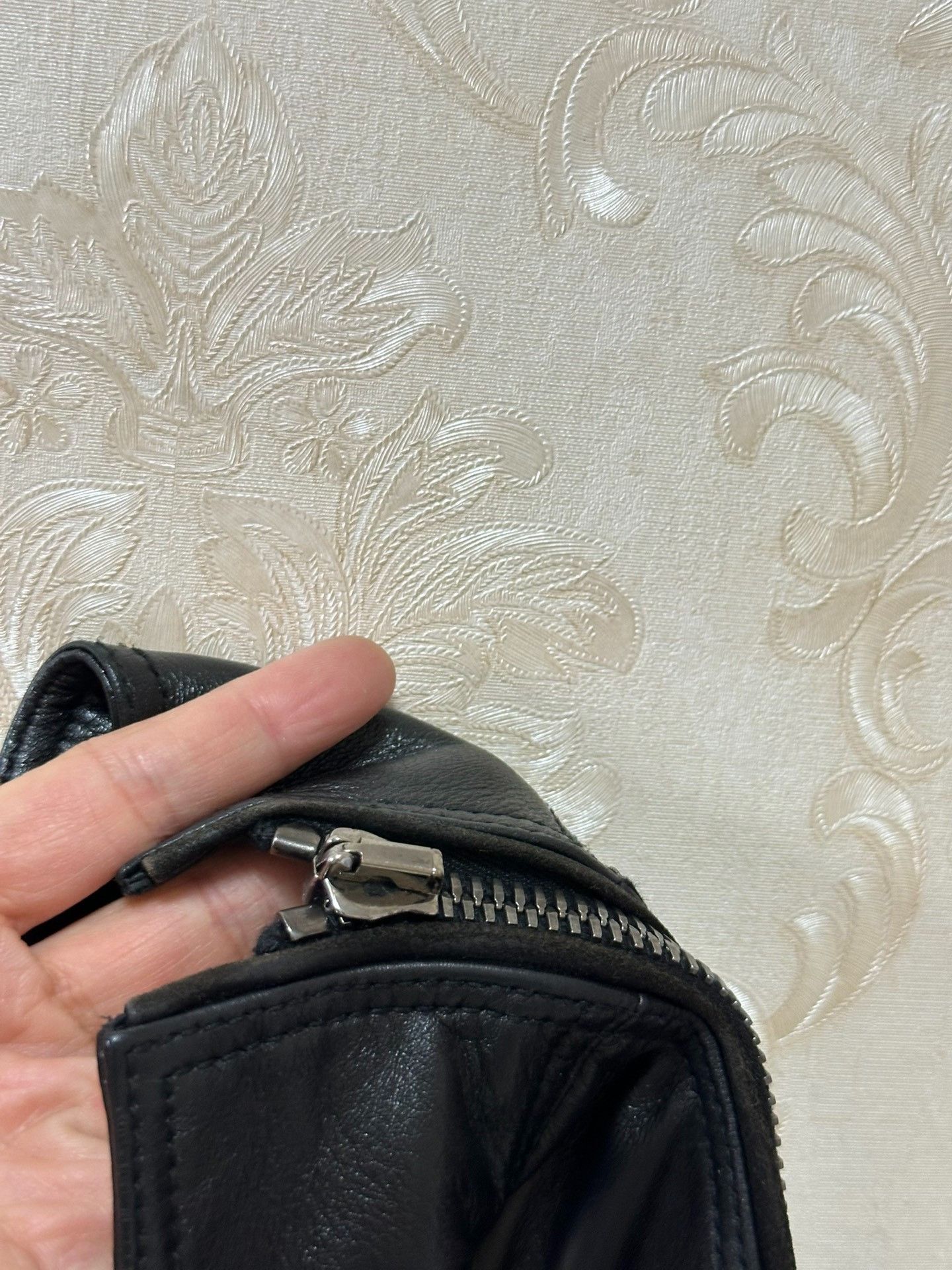 Versace Versace Classic Leather Jacket Size M / US 6-8 / IT 42-44 - 8 Thumbnail