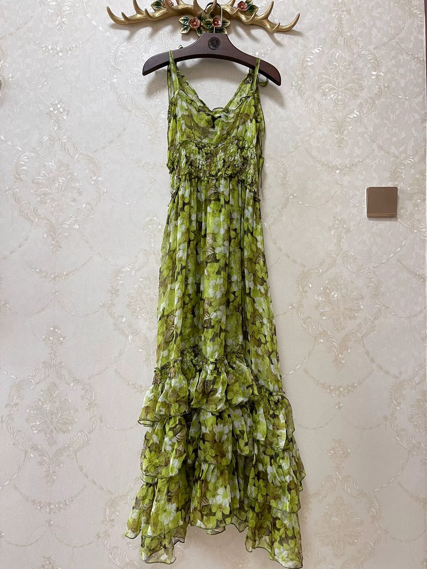 Dolce & Gabbana DG Runway Floral Silk Dress Size M / US 6-8 / IT 42-44 - 8 Thumbnail