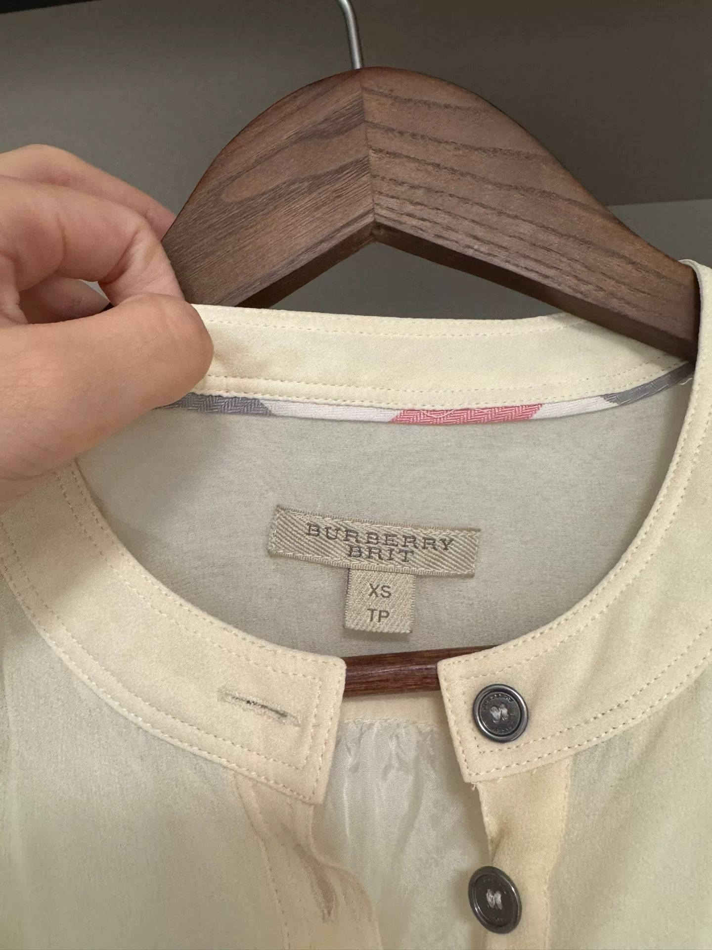 Burberry Burberry Silk Top T-Shirt Size M / US 6-8 / IT 42-44 - 2 Thumbnail