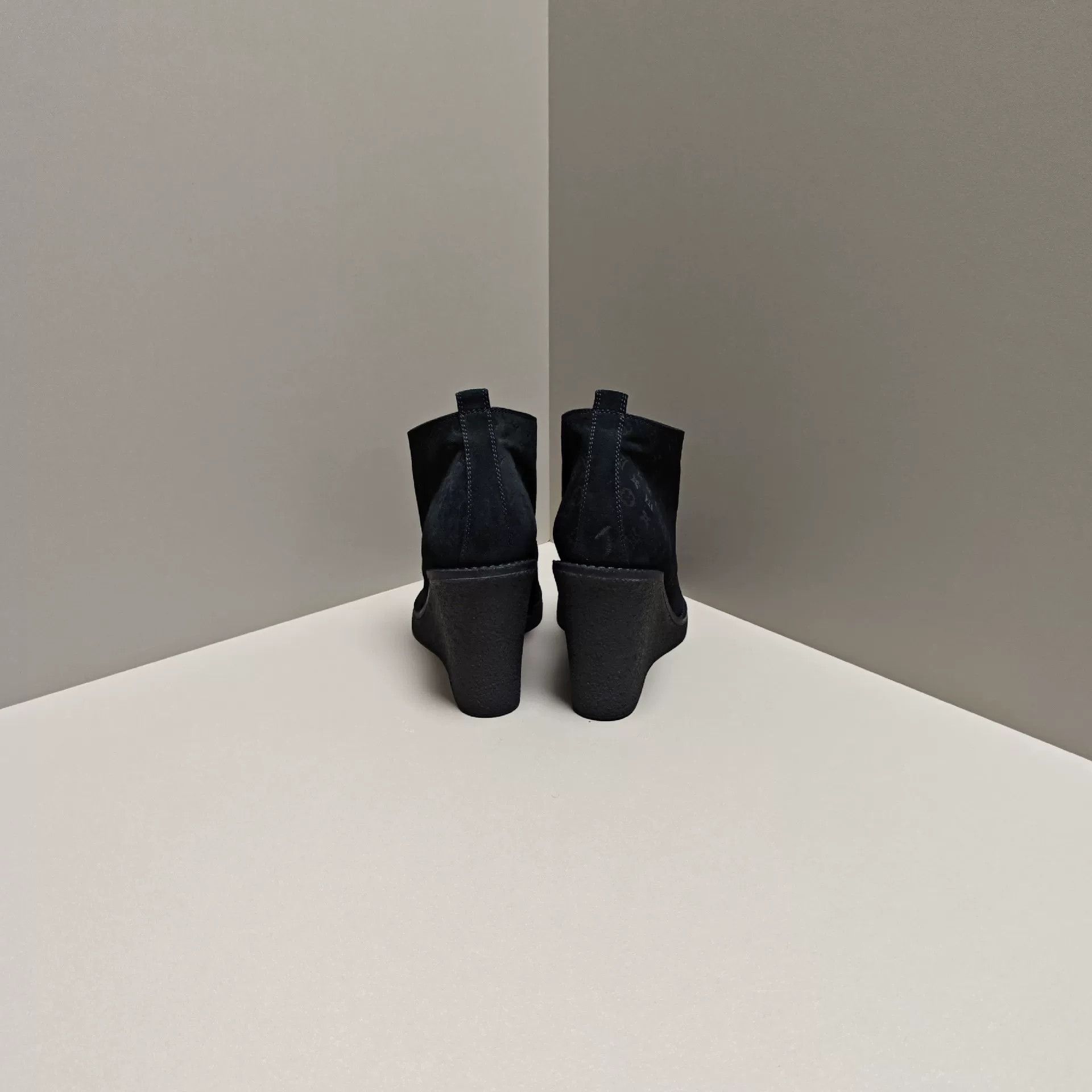 Louis Vuitton Louis Vuitton Casual Boots us_6 Women Size US 6 / IT 36 - 3 Thumbnail