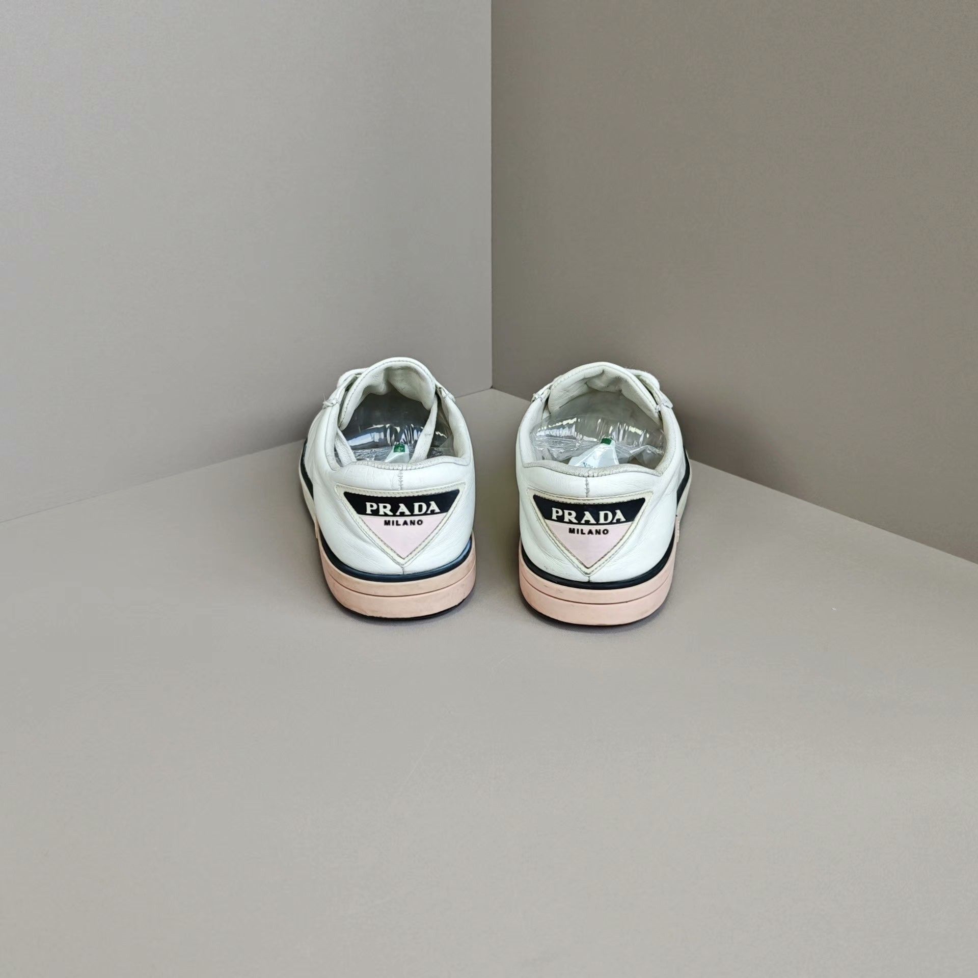 Prada Prada Lowtop Sneakers us_7 Women Size US 7 / IT 37 - 3 Thumbnail