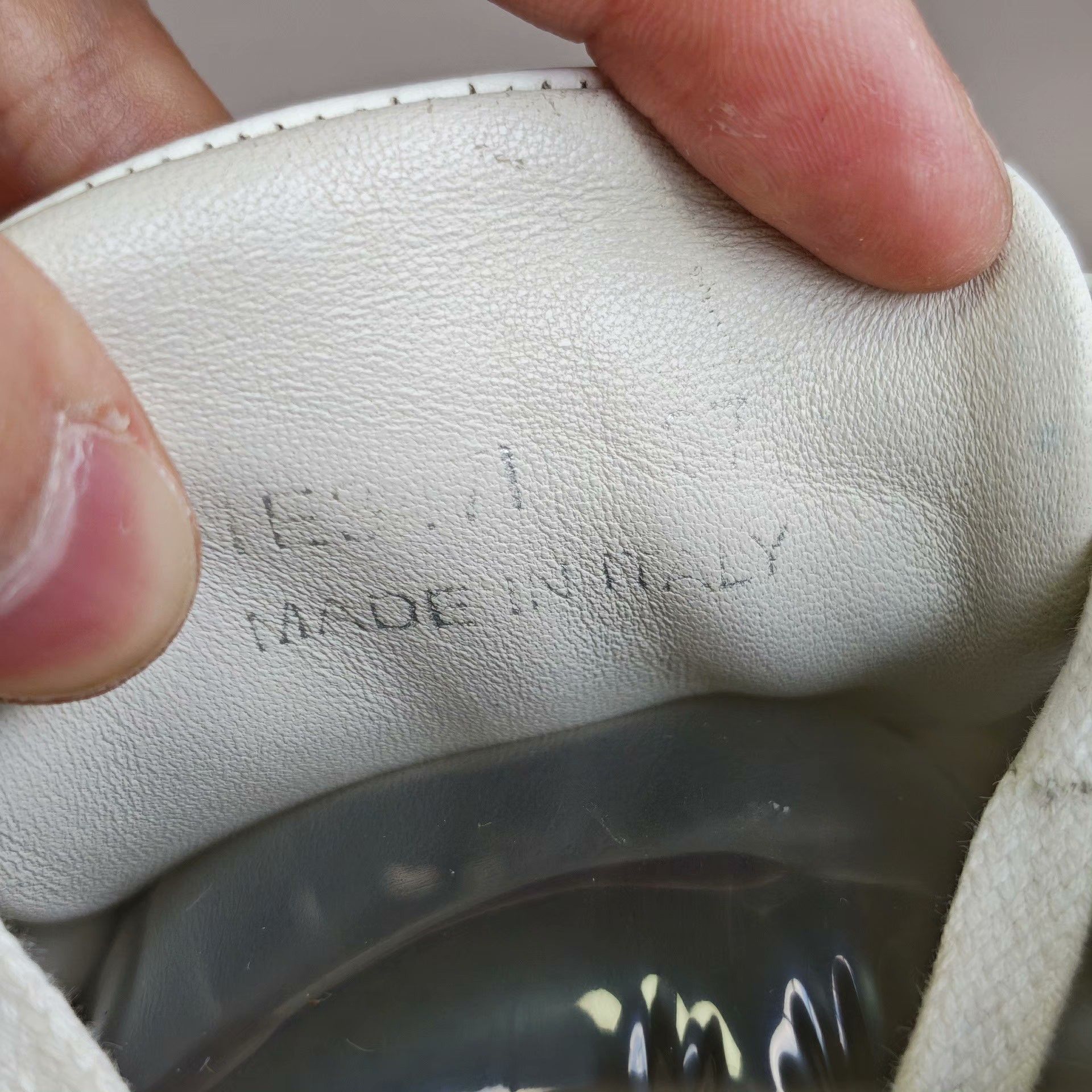 Prada Prada Lowtop Sneakers us_7 Women Size US 7 / IT 37 - 6 Thumbnail