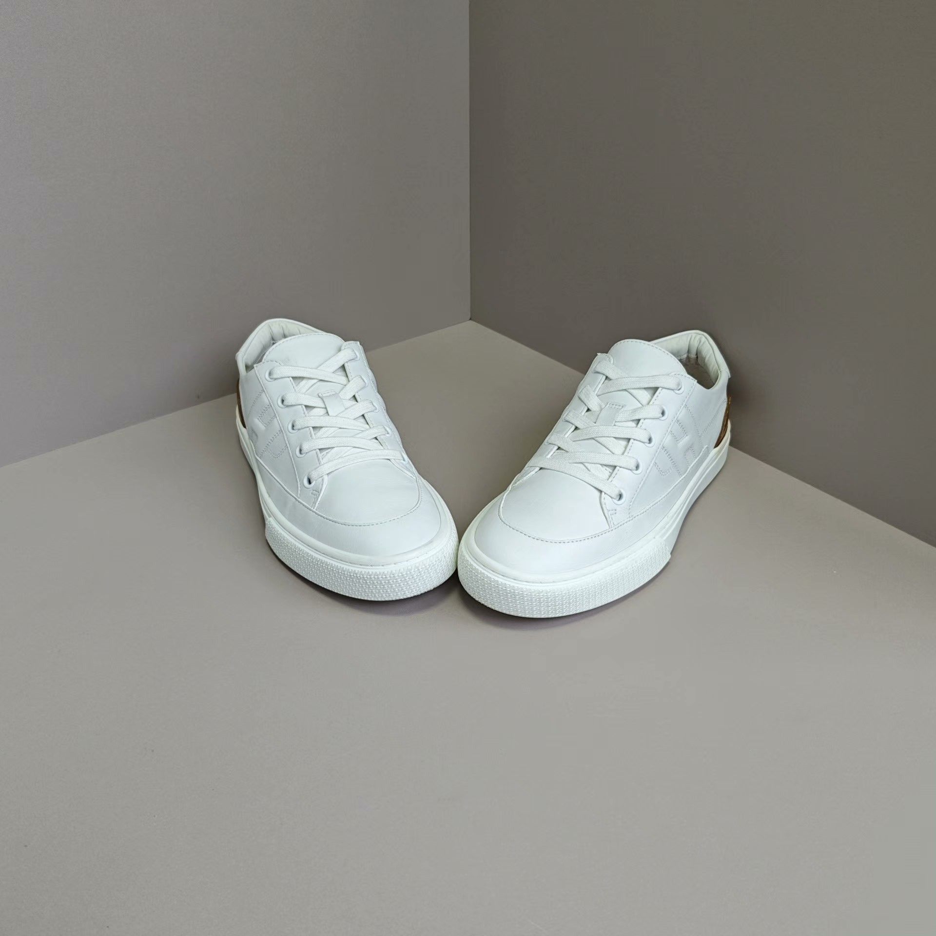 Hermes Hermes Lowtop Sneakers 6 Men Size US 6 / EU 39 - 2 Thumbnail