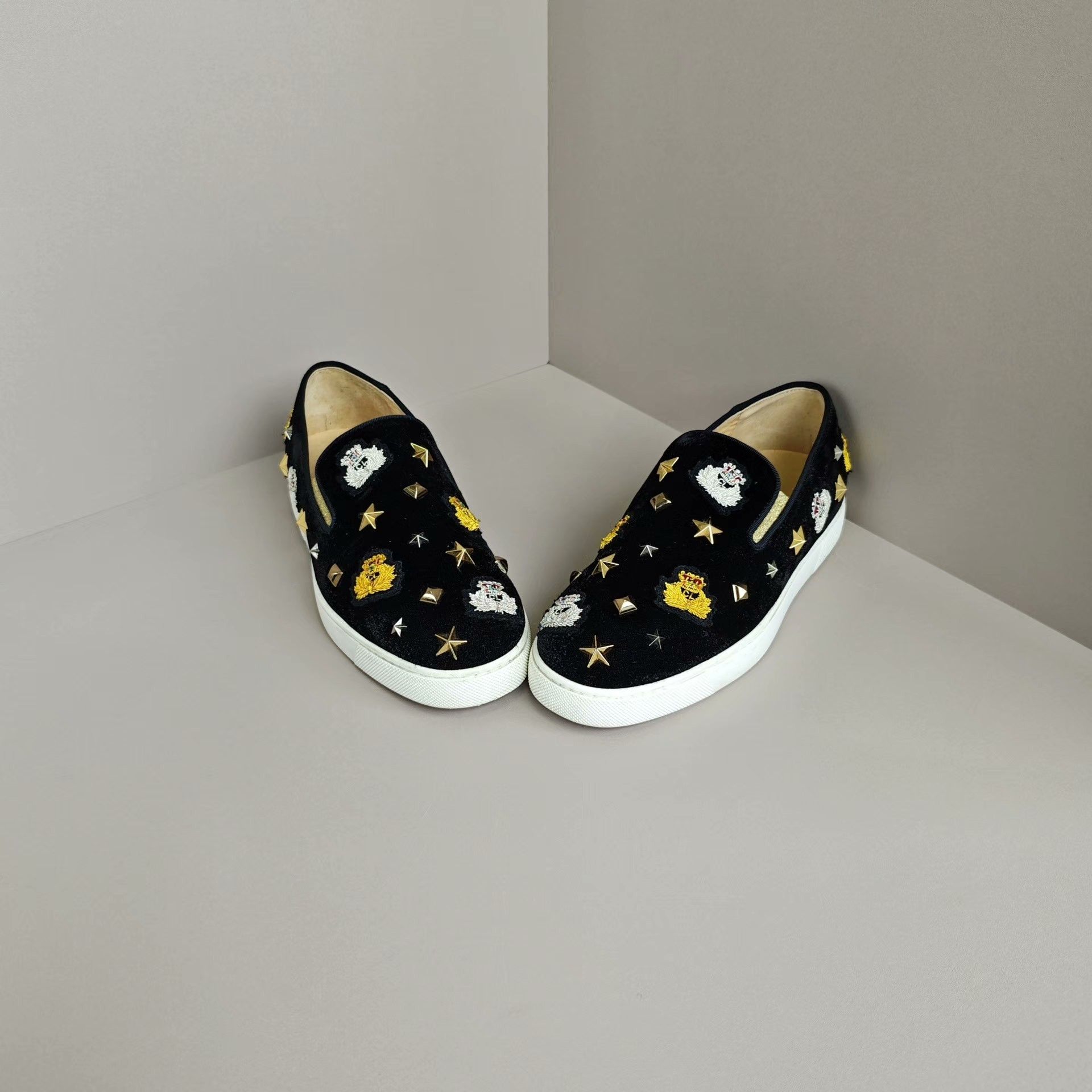 Christian Louboutin Christian Louboutin Lowtop Sneakers us_7 Women Size US 7 / IT 37 - 2 Thumbnail