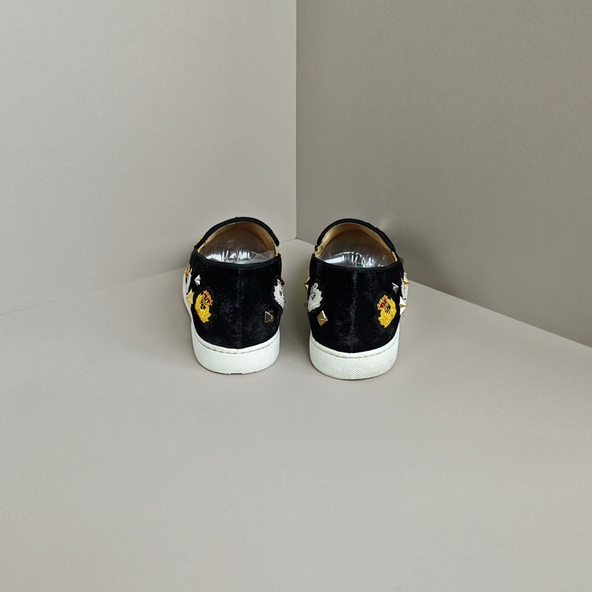 Christian Louboutin Christian Louboutin Lowtop Sneakers us_7 Women Size US 7 / IT 37 - 3 Thumbnail