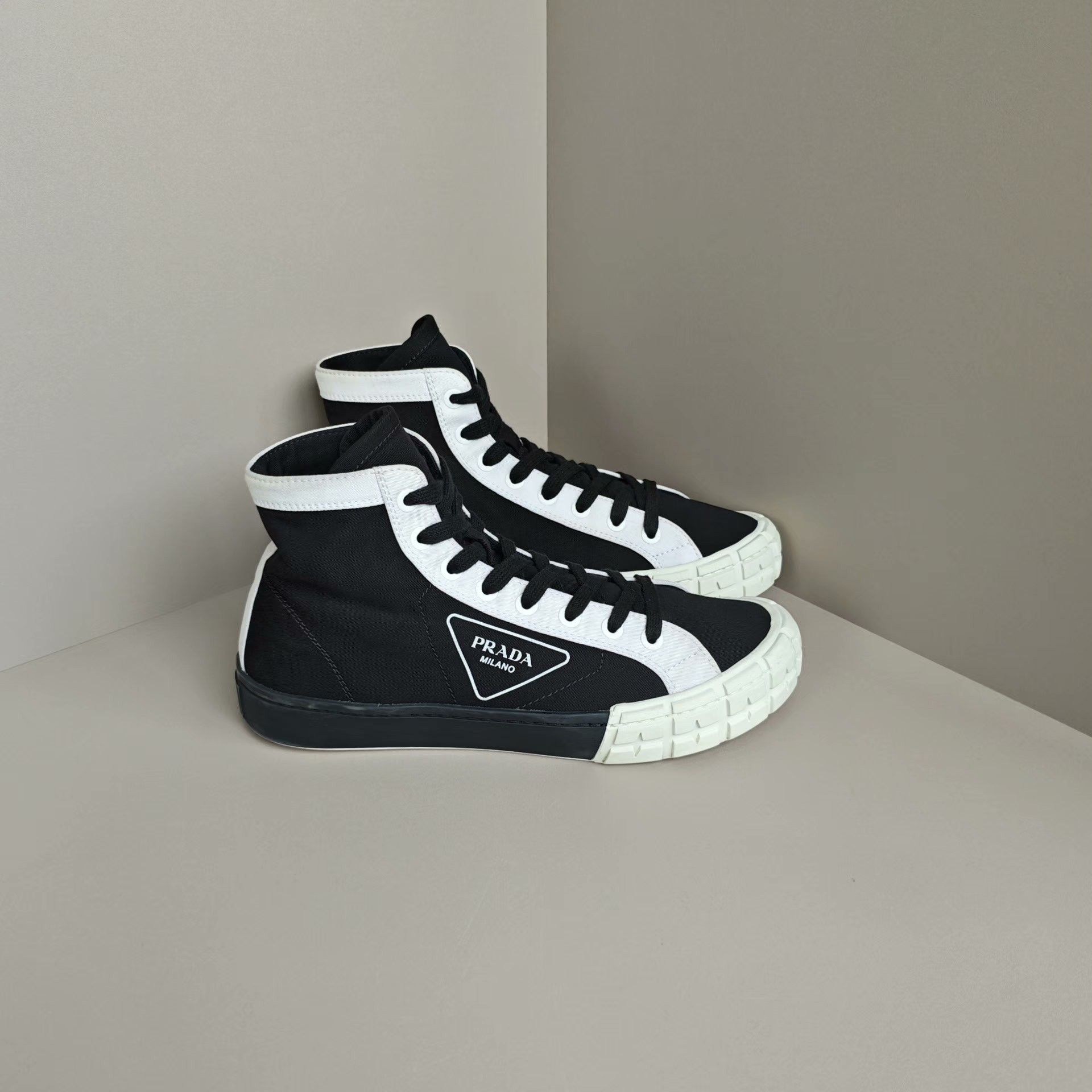 Prada Prada Hitop Sneakers 10 Men Size US 10 / EU 43 - 4 Thumbnail