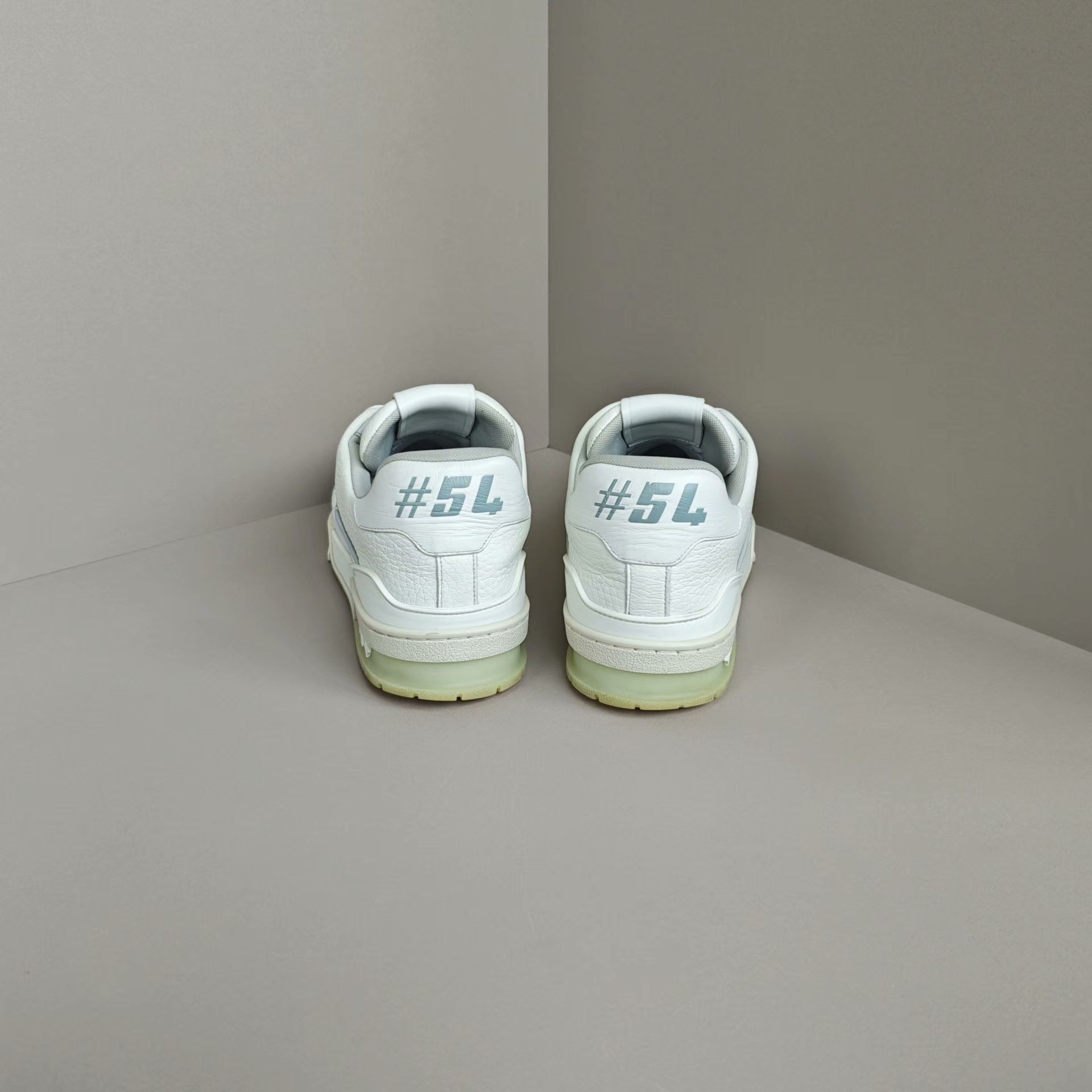 Louis Vuitton Louis Vuitton Training White Lowtop Sneakers 9 Men Size US 9 / EU 42 - 3 Thumbnail