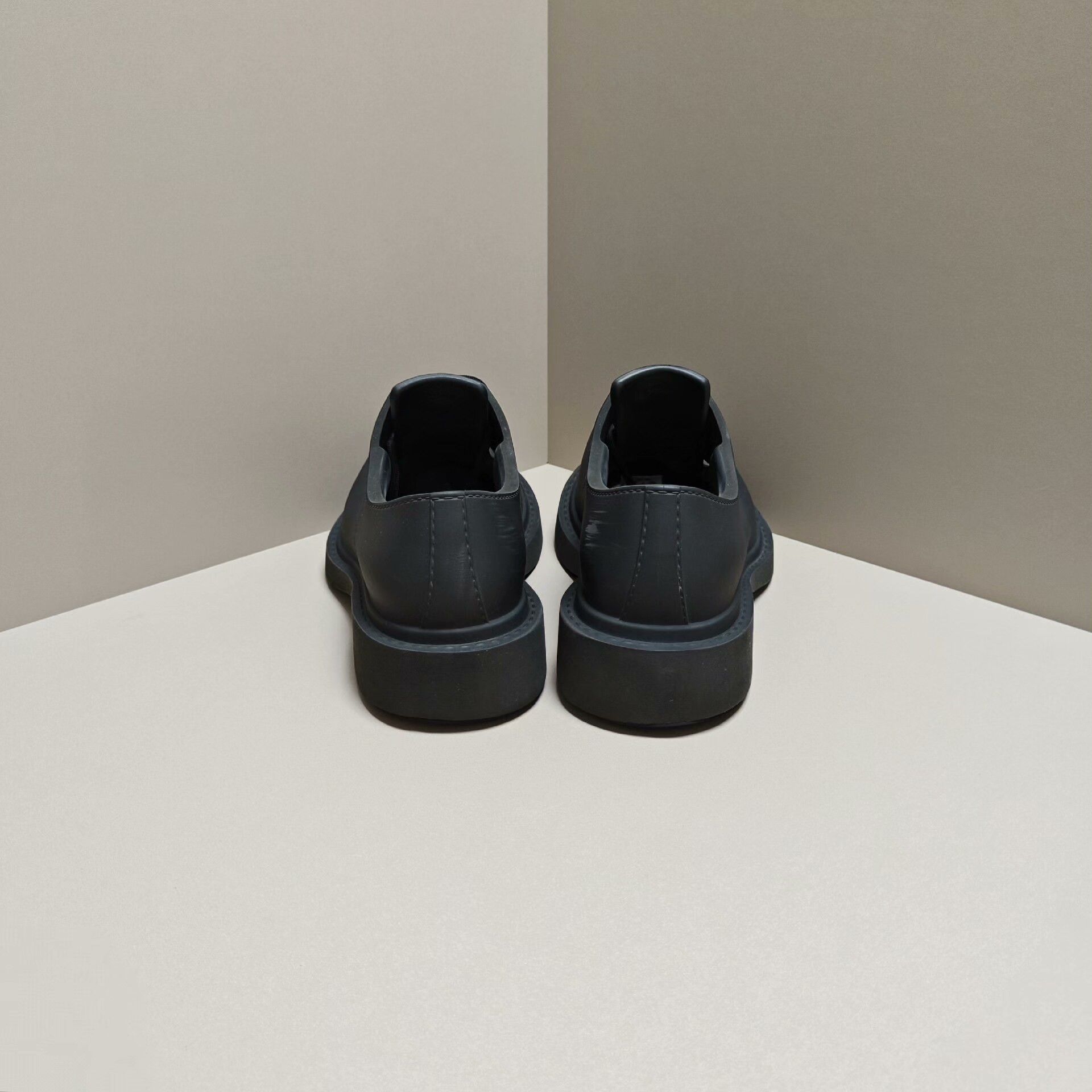 Balenciaga Balenciaga Beige Lowtop Sneakers 10 Men Size US 10 / EU 43 - 3 Thumbnail