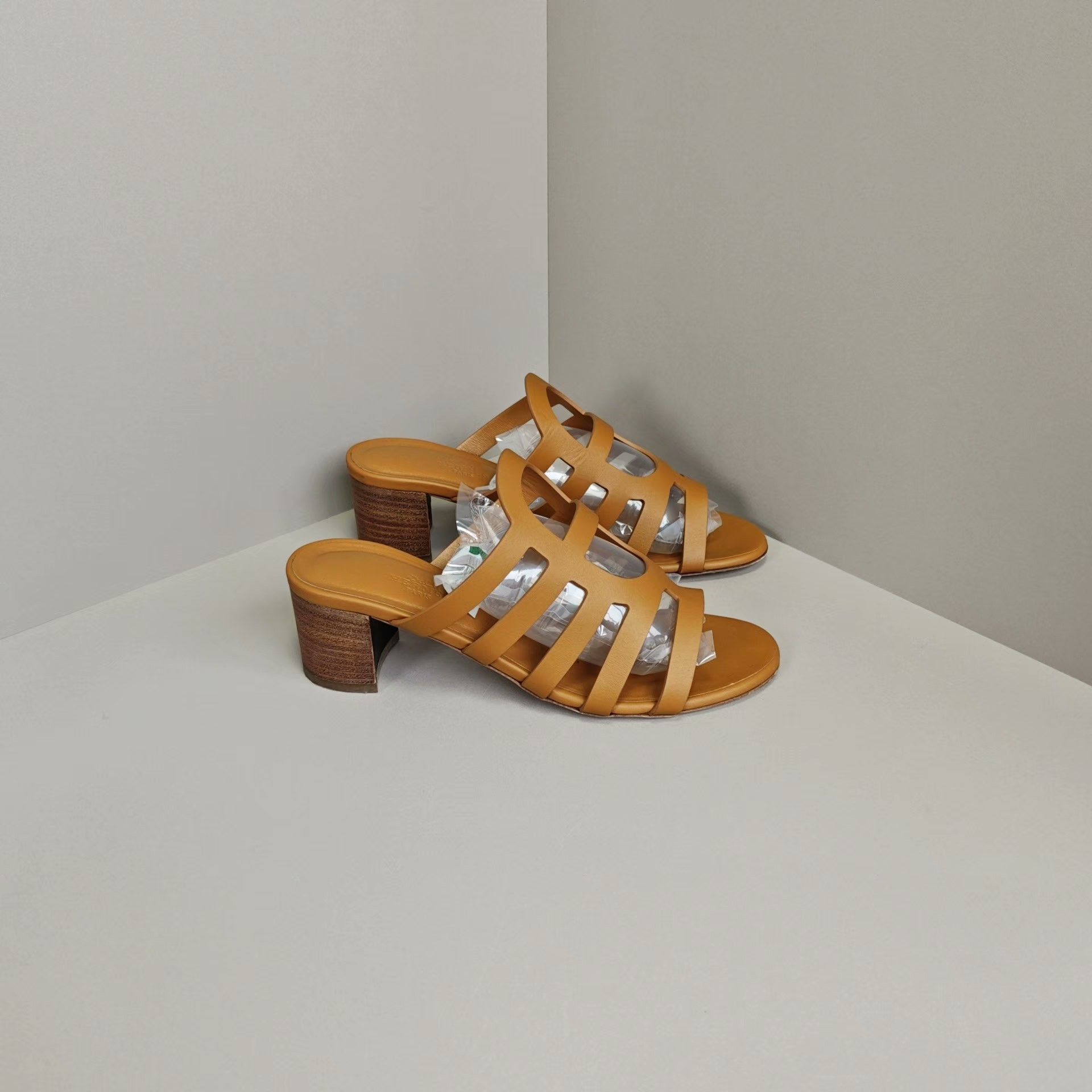Hermes Hermes Sandals us_7 Women Size US 7 / IT 37 - 4 Thumbnail