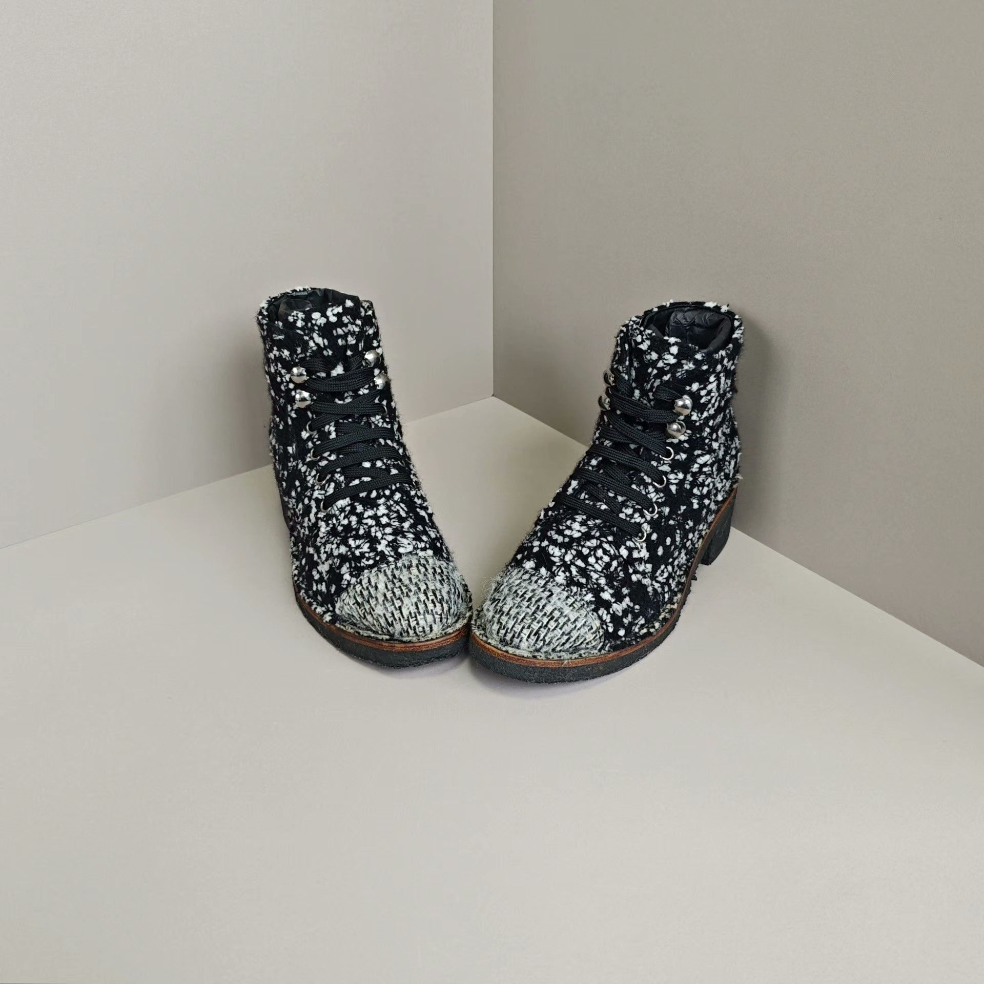 Chanel Chanel Boots us_5 Women Size US 5 / IT 35 - 2 Thumbnail