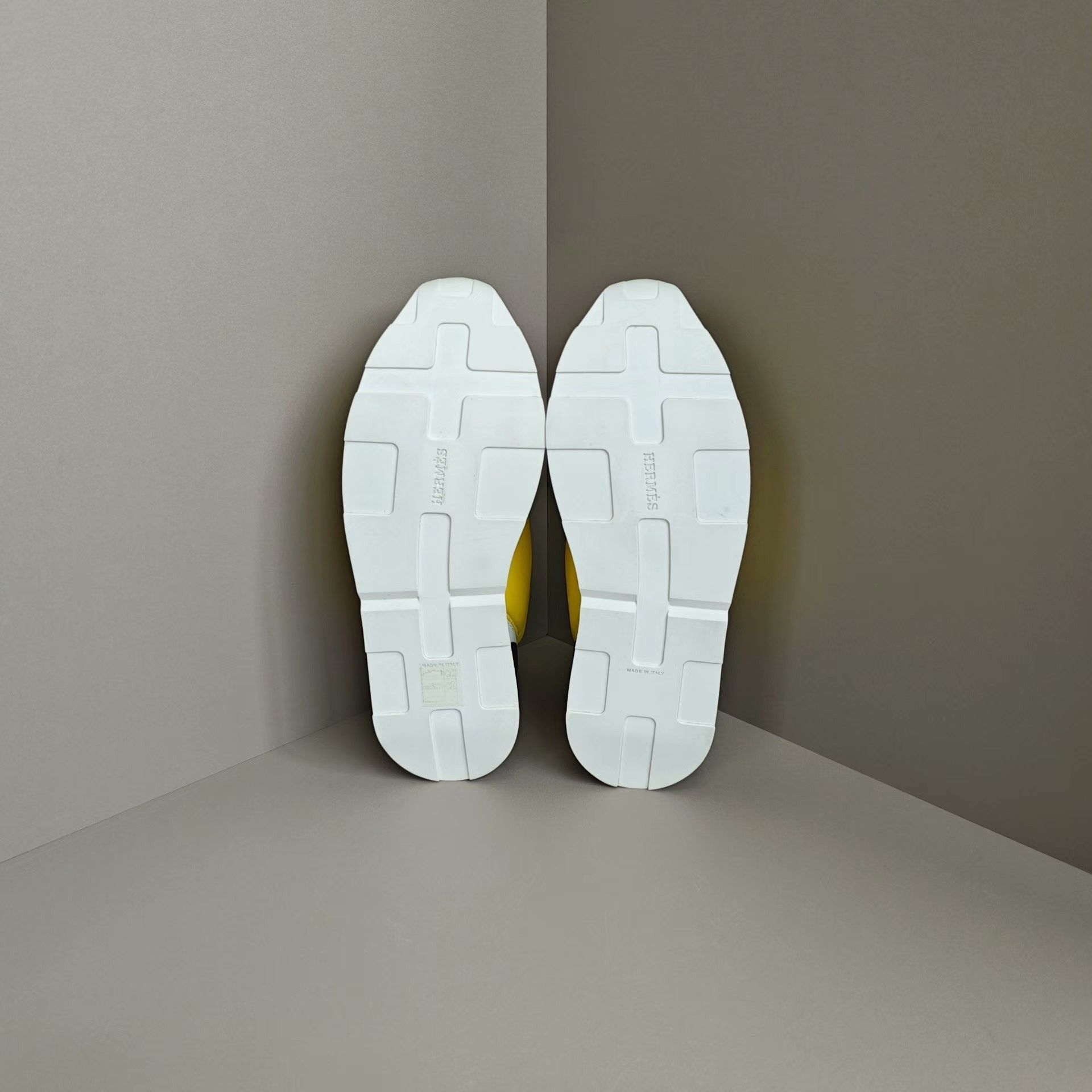 Hermes Hermes Casual Lowtop Sneakers us_6 Women Size US 6 / IT 36 - 5 Thumbnail