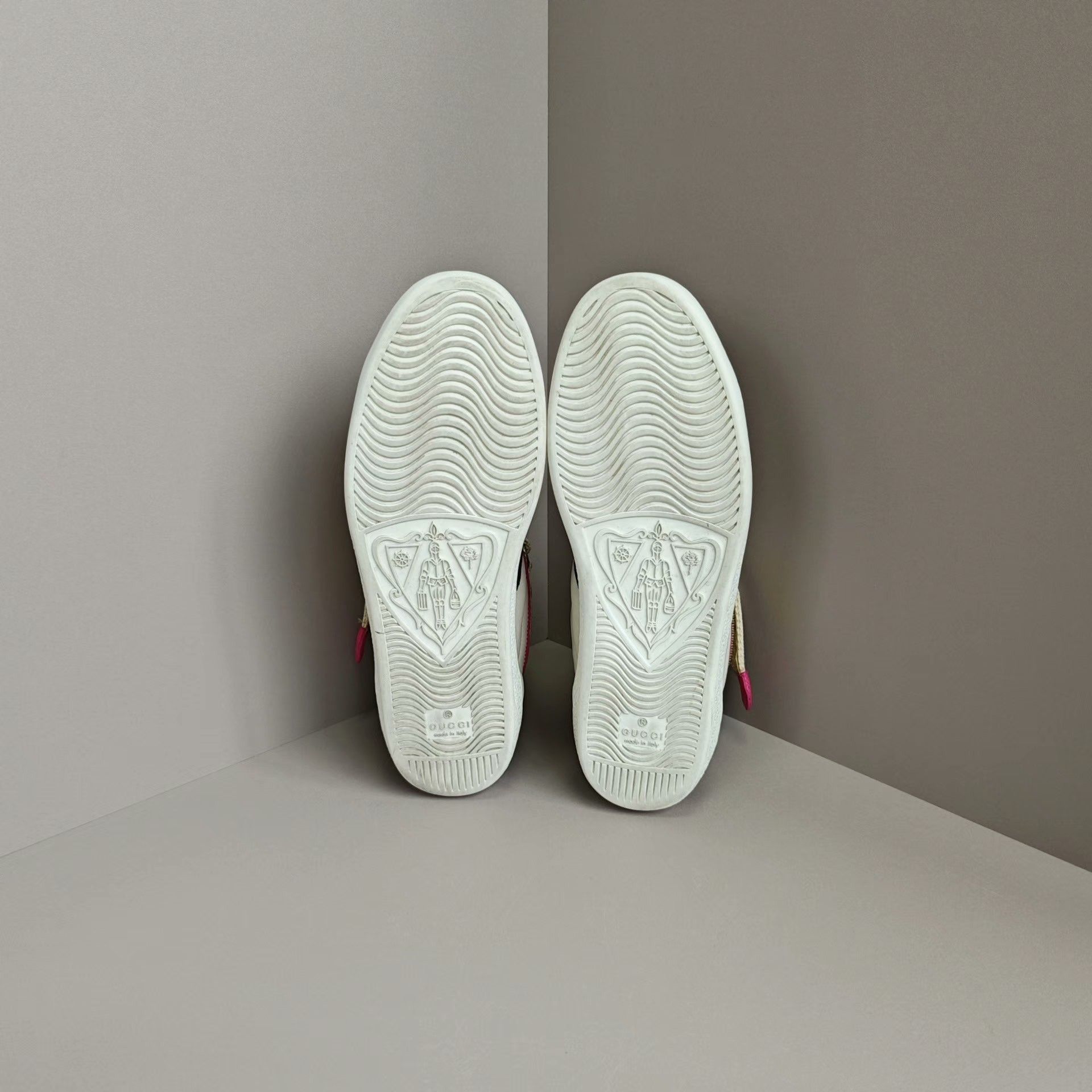 Gucci Gucci Lowtop Sneakers us_7 Women Size US 7 / IT 37 - 5 Thumbnail
