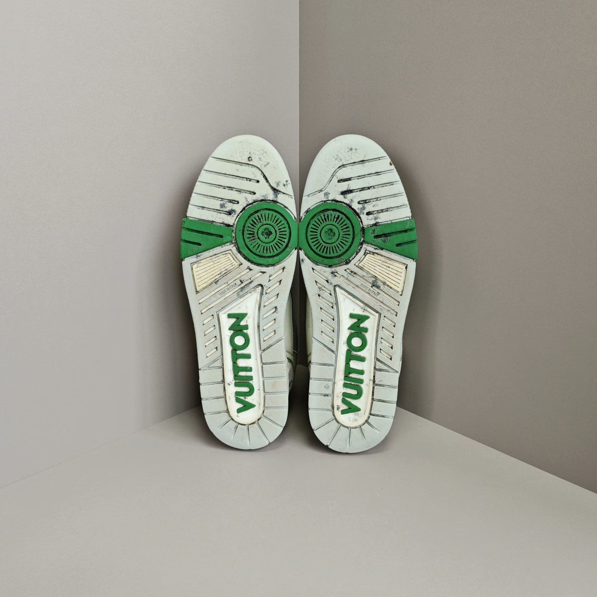 Louis Vuitton Louis Vuitton Training Green Lowtop Sneakers 9 Men Size US 9 / EU 42 - 5 Thumbnail