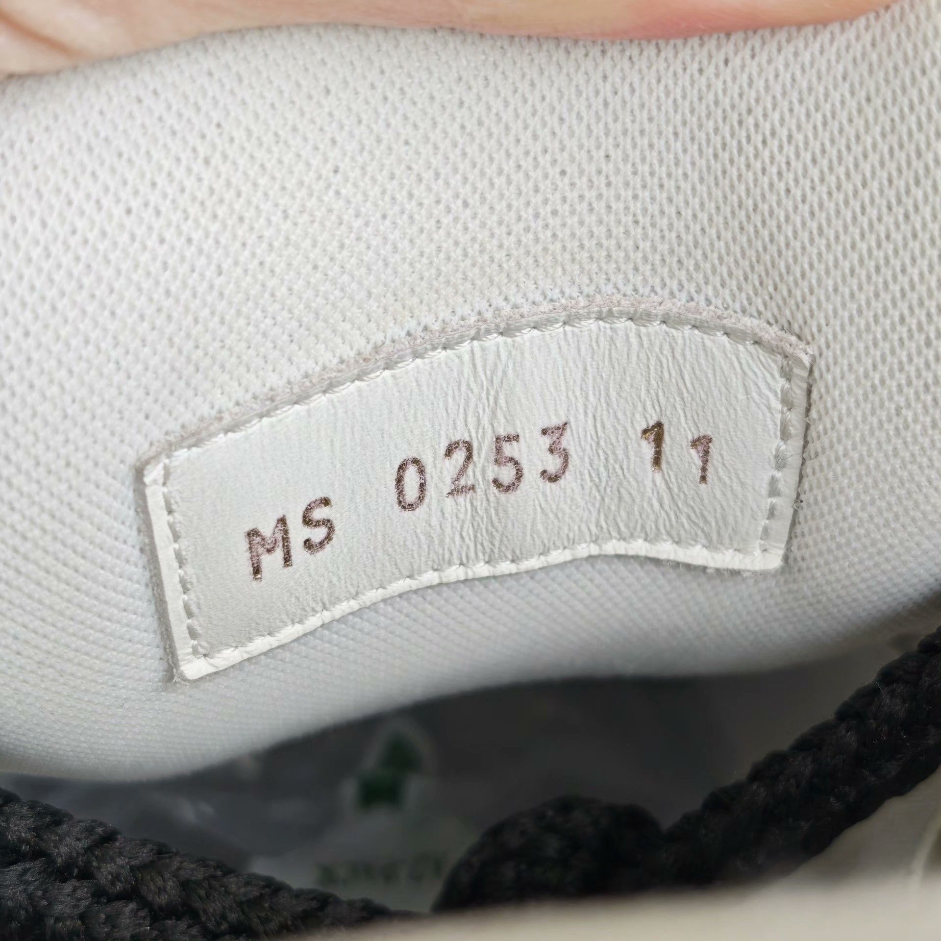 Louis Vuitton Louis Vuitton Training Black Lowtop Sneakers 12 Men Size US 12 / EU 45 - 6 Thumbnail