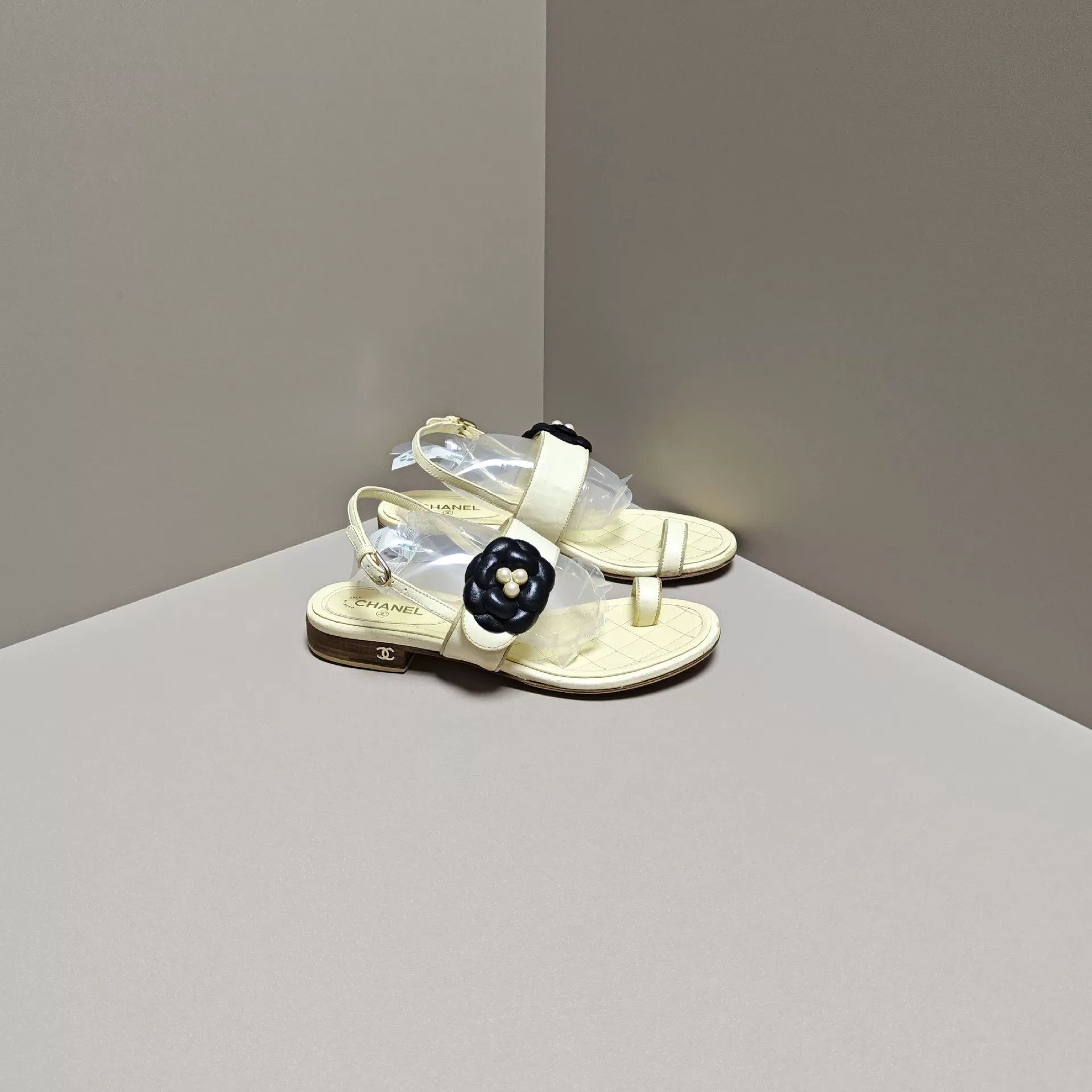 Chanel Chanel Sandals us_6 Women Size US 6 / IT 36 - 4 Thumbnail