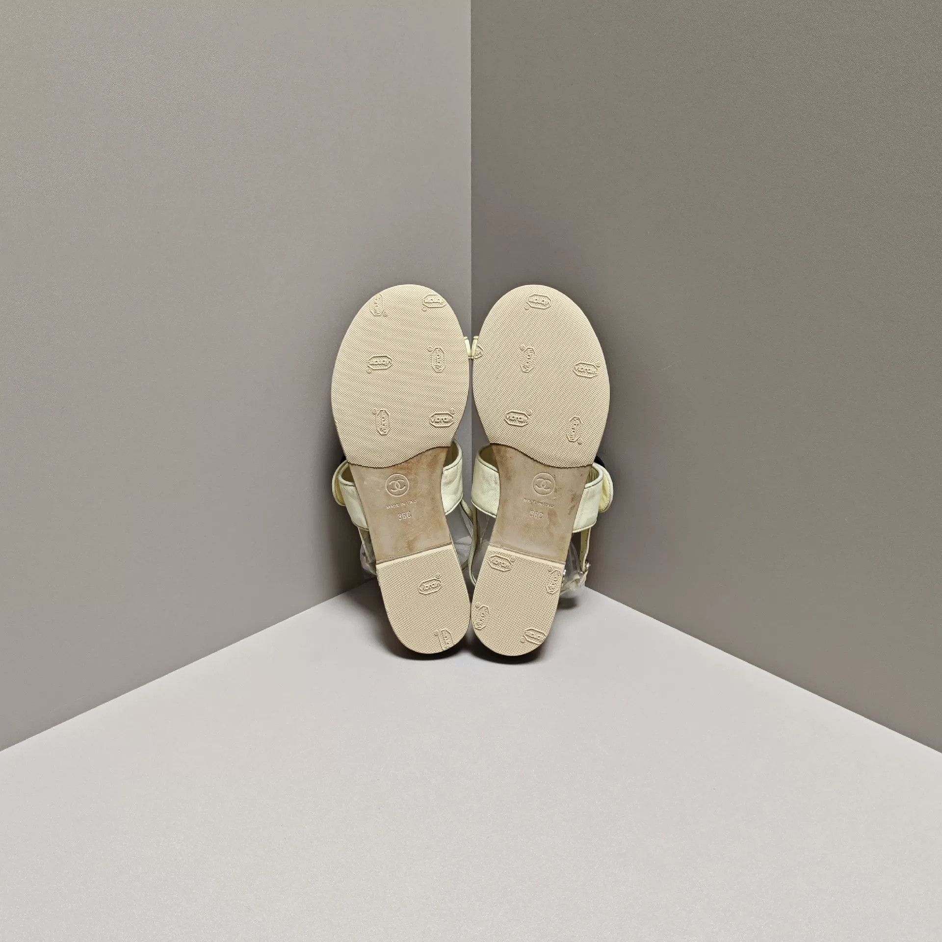 Chanel Chanel Sandals us_6 Women Size US 6 / IT 36 - 5 Thumbnail