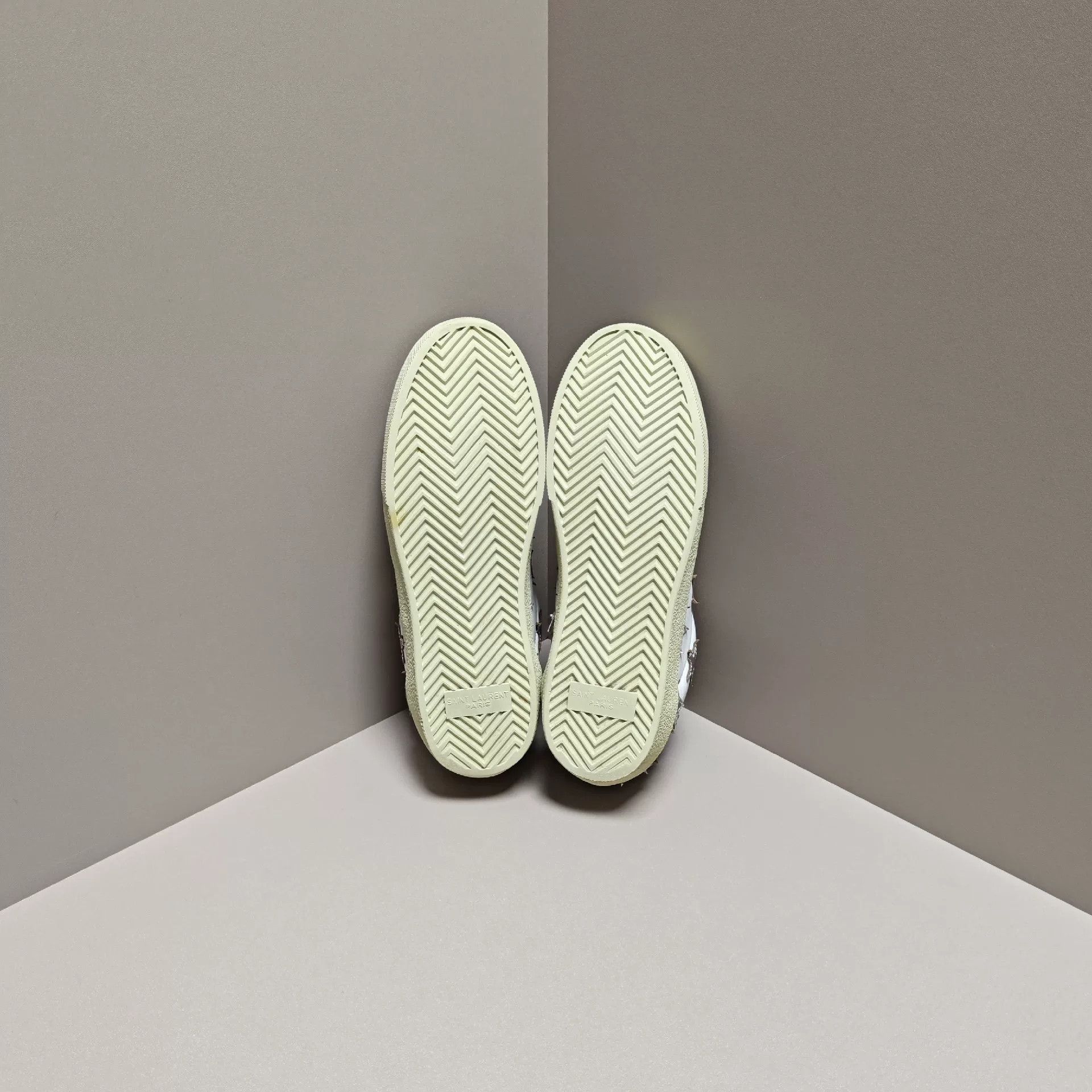 Saint Laurent Paris Saint Laurent Paris Lowtop Sneakers us_5 Women Size US 5 / IT 35 - 5 Thumbnail