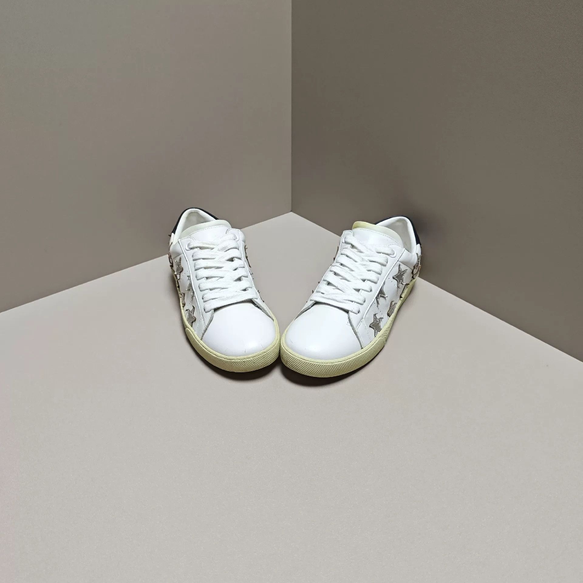 Saint Laurent Paris Saint Laurent Paris Lowtop Sneakers us_5 Women Size US 5 / IT 35 - 2 Thumbnail
