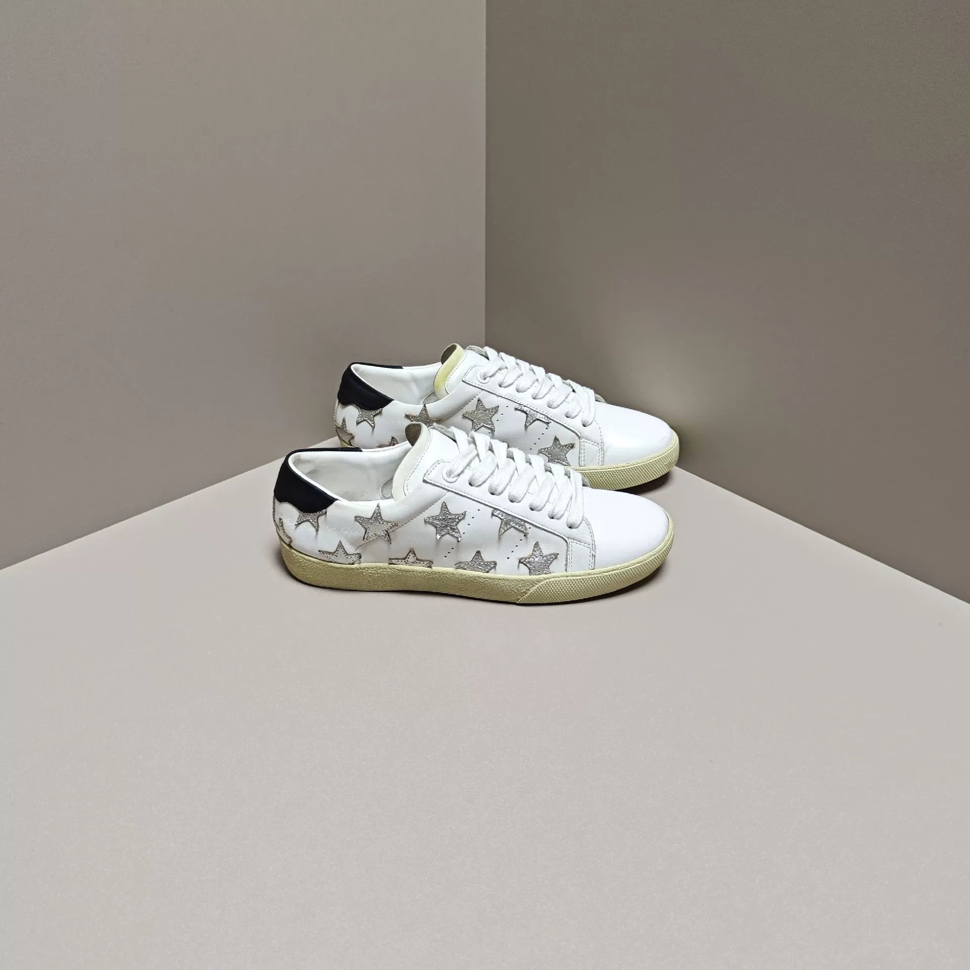 Saint Laurent Paris Saint Laurent Paris Lowtop Sneakers us_5 Women Size US 5 / IT 35 - 4 Thumbnail