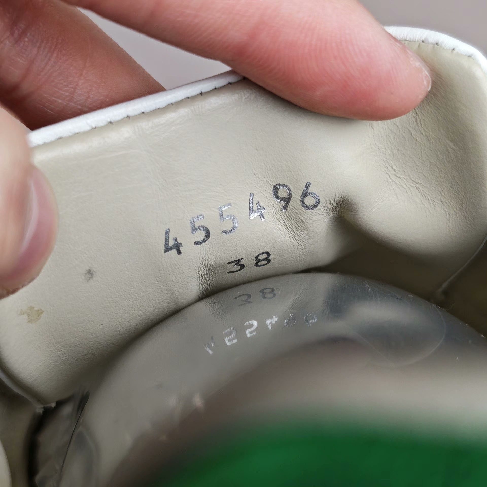 Gucci Gucci Lowtop Sneakers us_8 Women Size US 8 / IT 38 - 6 Thumbnail