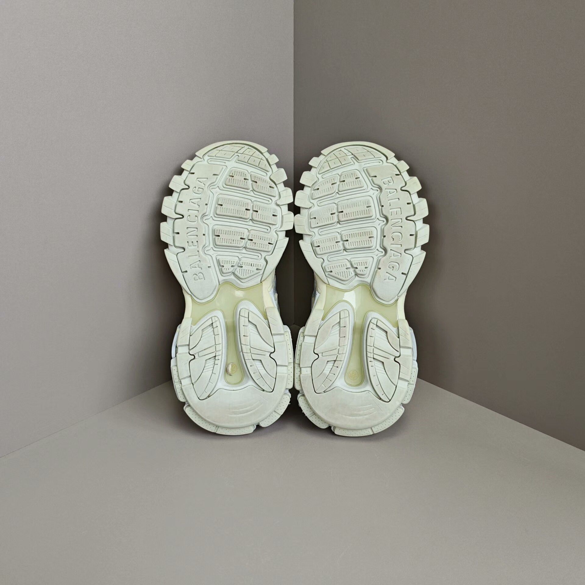 Balenciaga Balenciaga Lowtop Sneakers us_7 Women Size US 7 / IT 37 - 5 Thumbnail