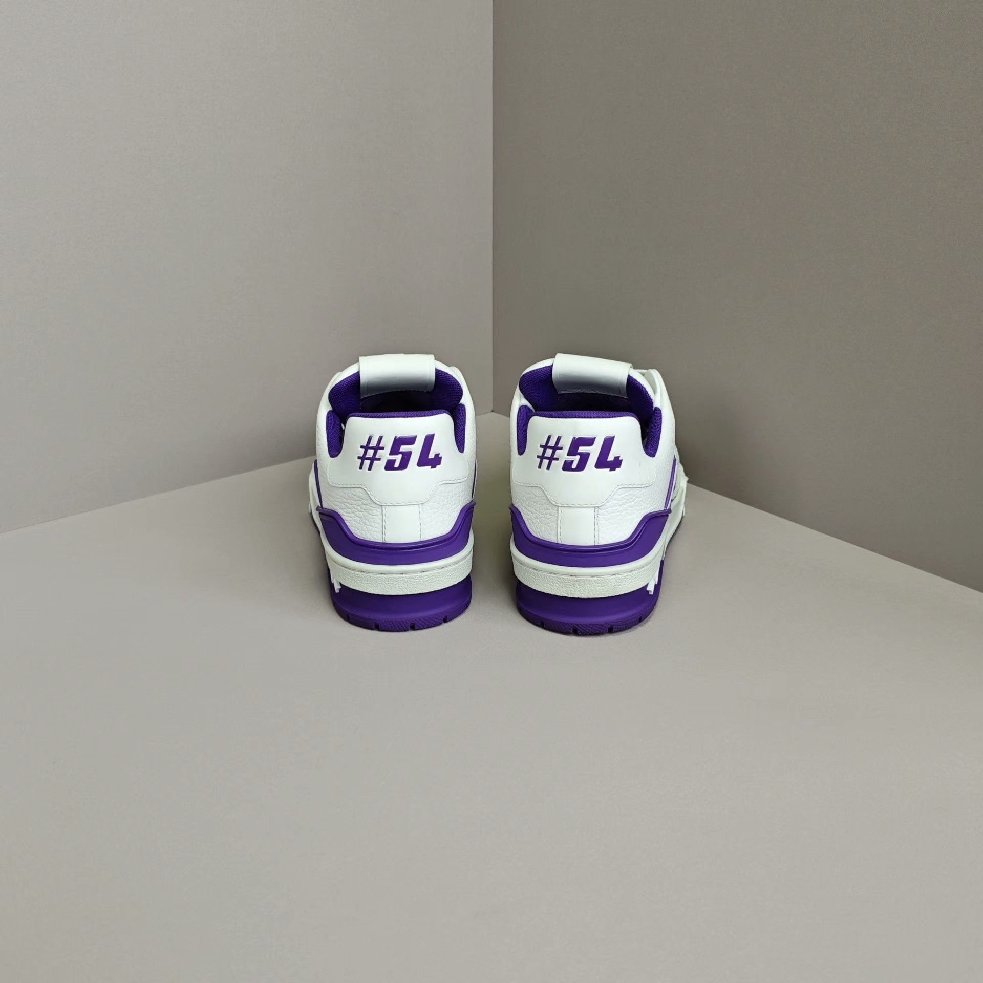 Louis Vuitton Louis Vuitton Training White Lowtop Sneakers us_7 Women Size US 7 / IT 37 - 3 Thumbnail