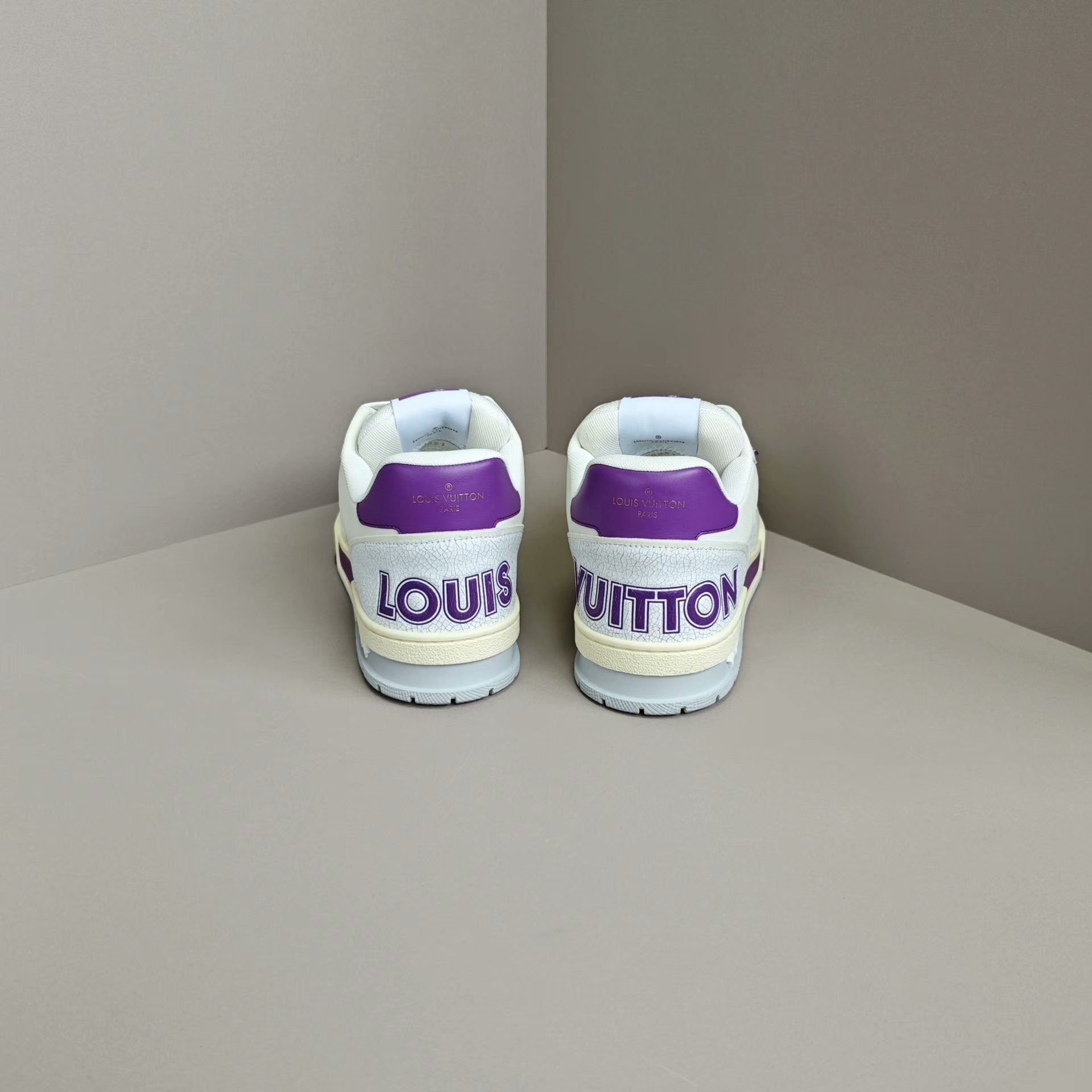 Louis Vuitton Louis Vuitton Training White Lowtop Sneakers 8 Men Size US 8 / EU 41 - 3 Thumbnail