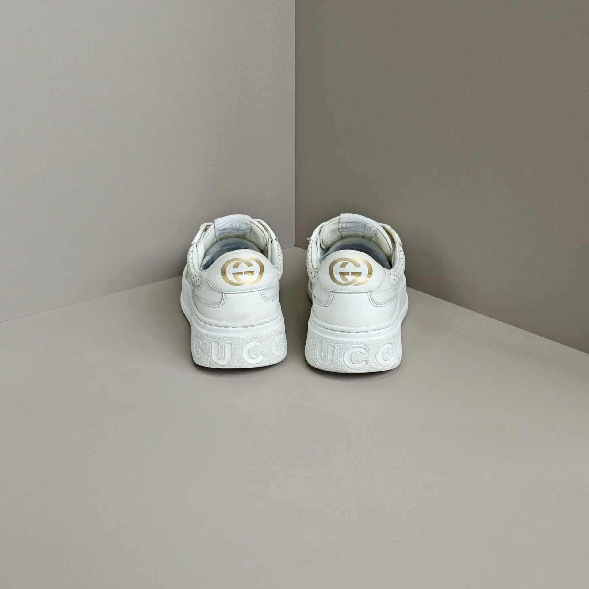 Gucci Gucci Lowtop Sneakers us_7 Women Size US 7 / IT 37 - 3 Thumbnail