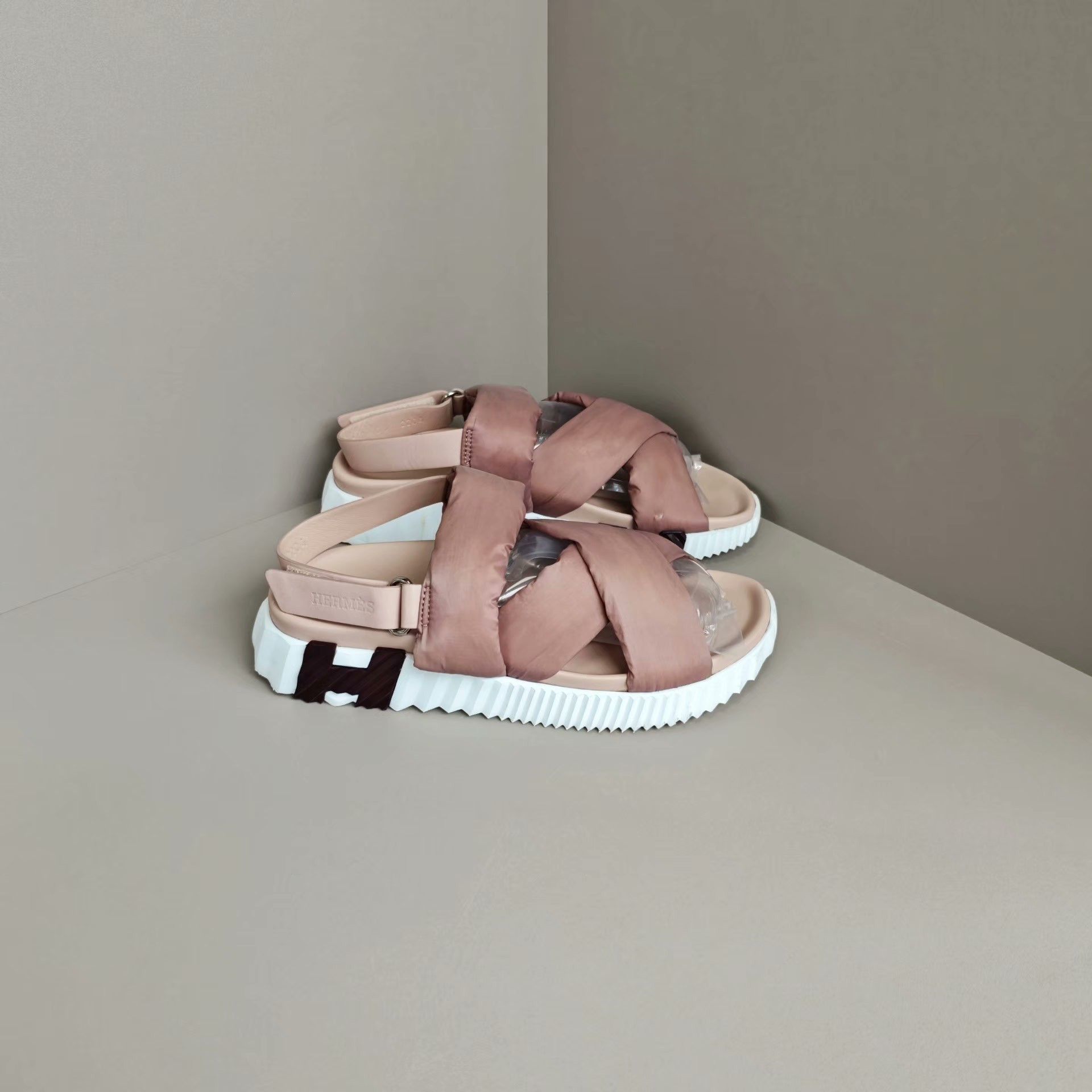 Hermes Hermes Sandals us_8 Women Size US 8 / IT 38 - 4 Thumbnail