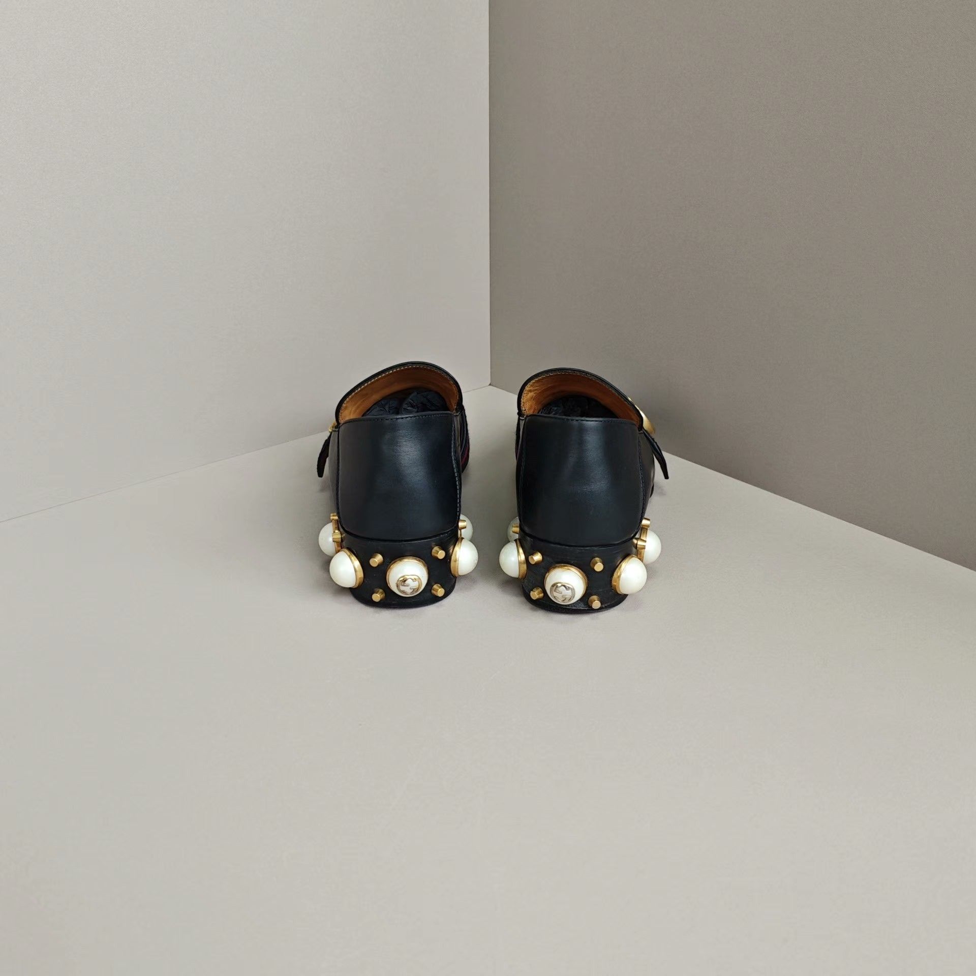 Gucci Gucci Lowtop Sneakers us_7 Women Size US 7 / IT 37 - 3 Thumbnail