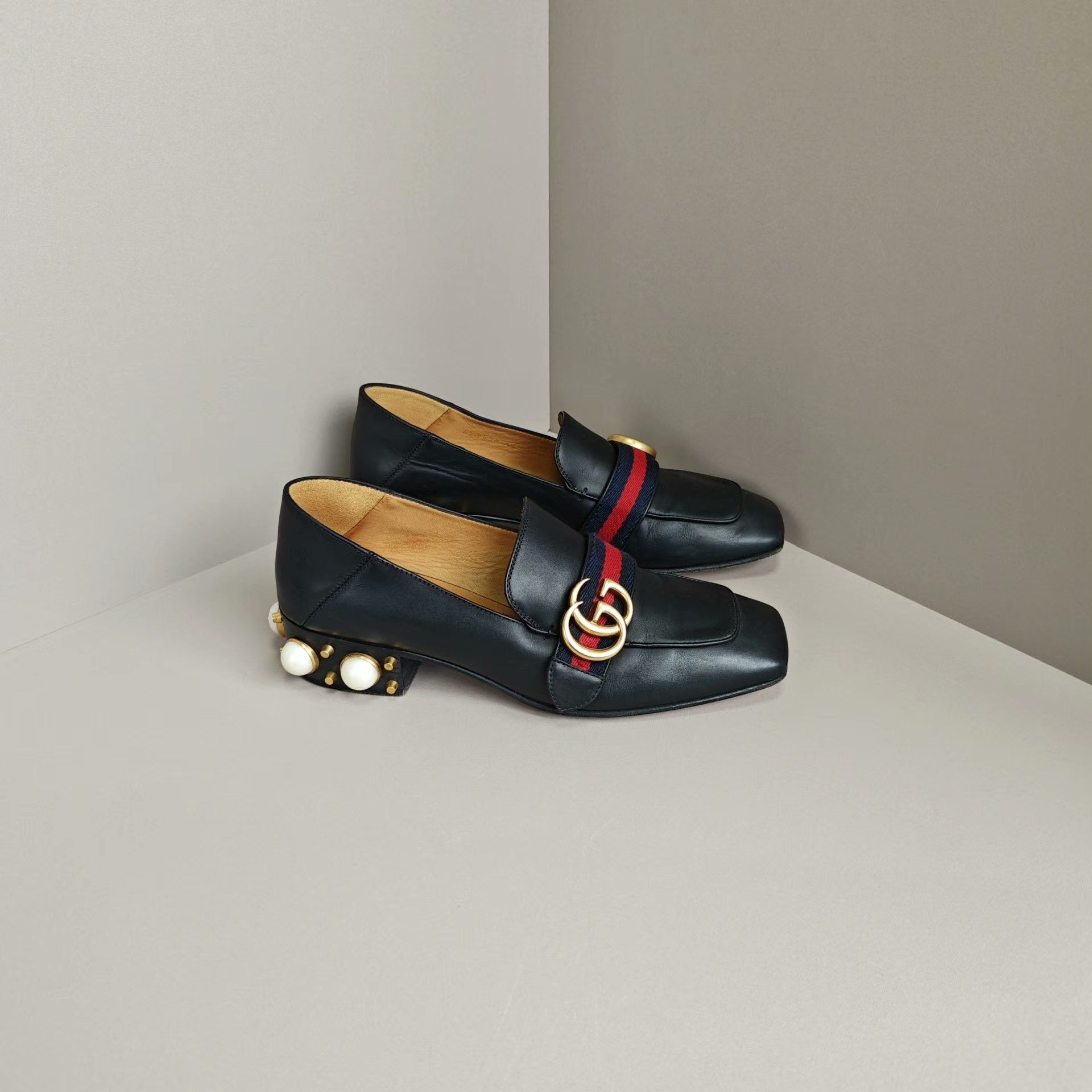 Gucci Gucci Lowtop Sneakers us_7 Women Size US 7 / IT 37 - 4 Thumbnail