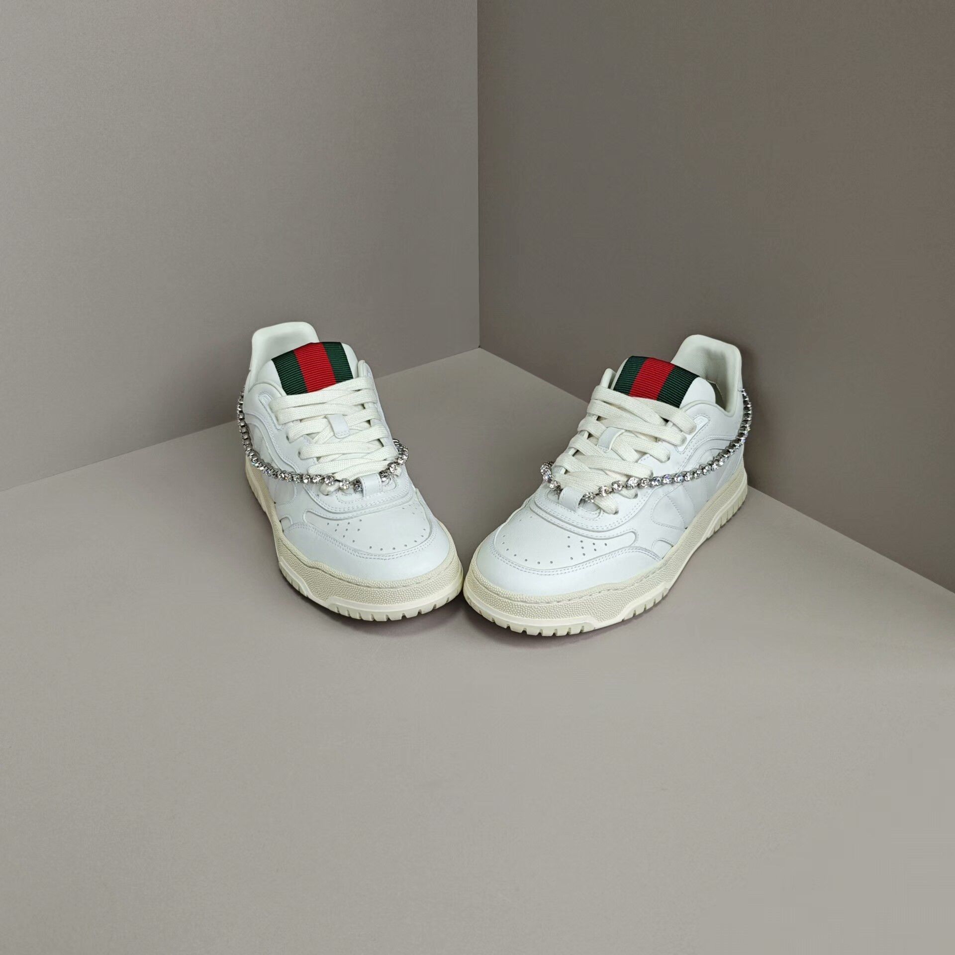 Gucci Gucci Lowtop Sneakers us_7 Women Size US 7 / IT 37 - 2 Thumbnail