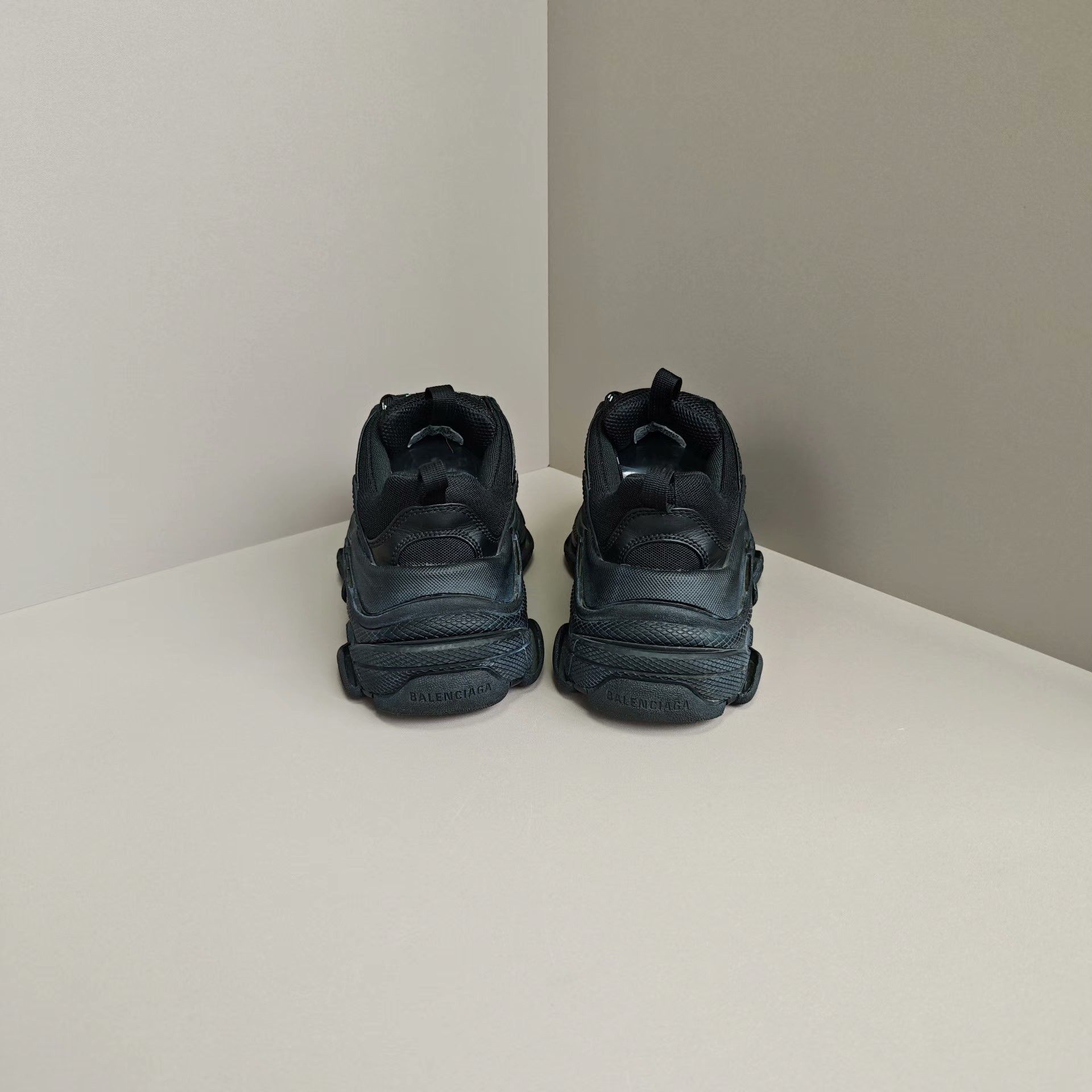 Balenciaga Balenciaga Lowtop Sneakers us_6 Women Size US 6 / IT 36 - 3 Thumbnail