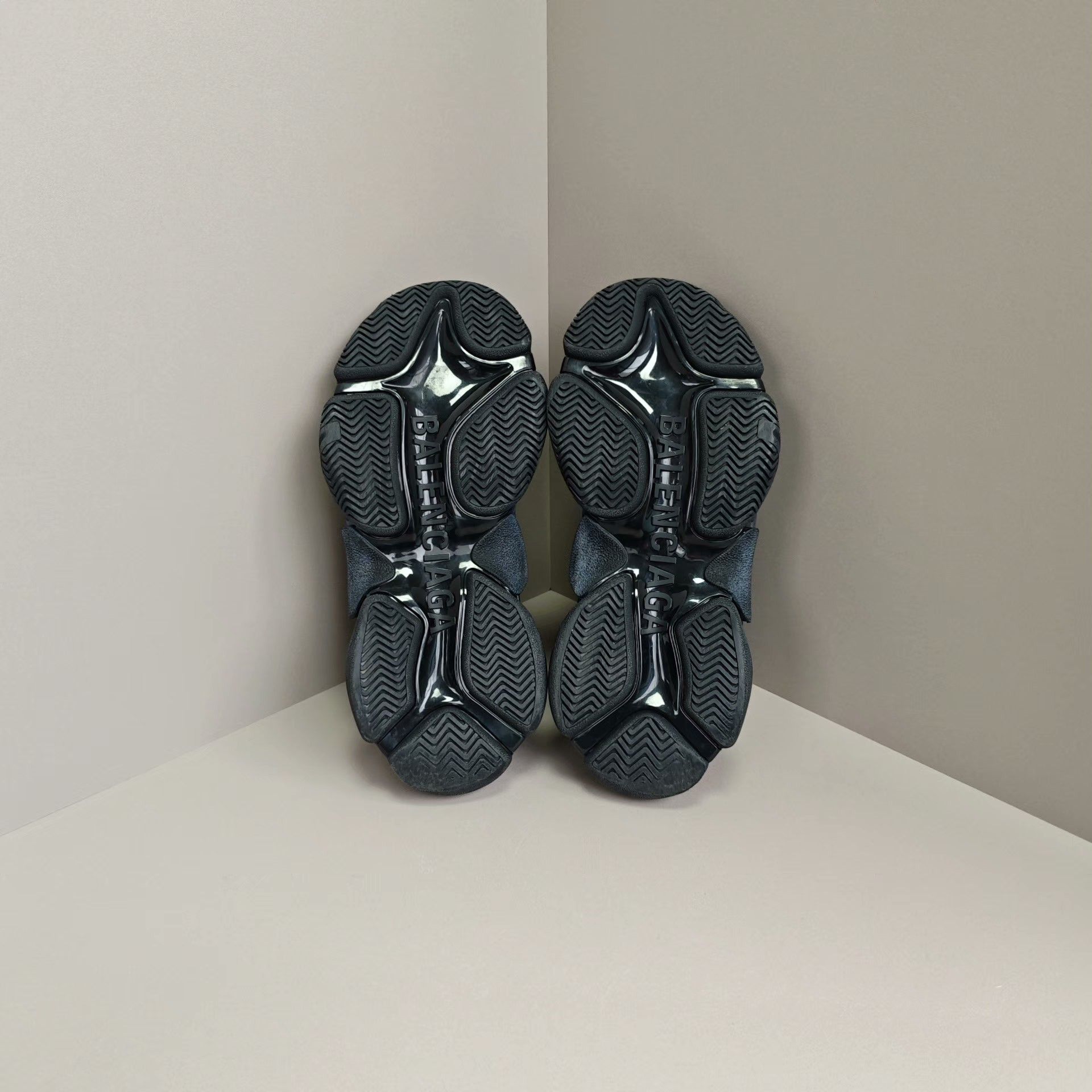 Balenciaga Balenciaga Lowtop Sneakers us_6 Women Size US 6 / IT 36 - 5 Thumbnail