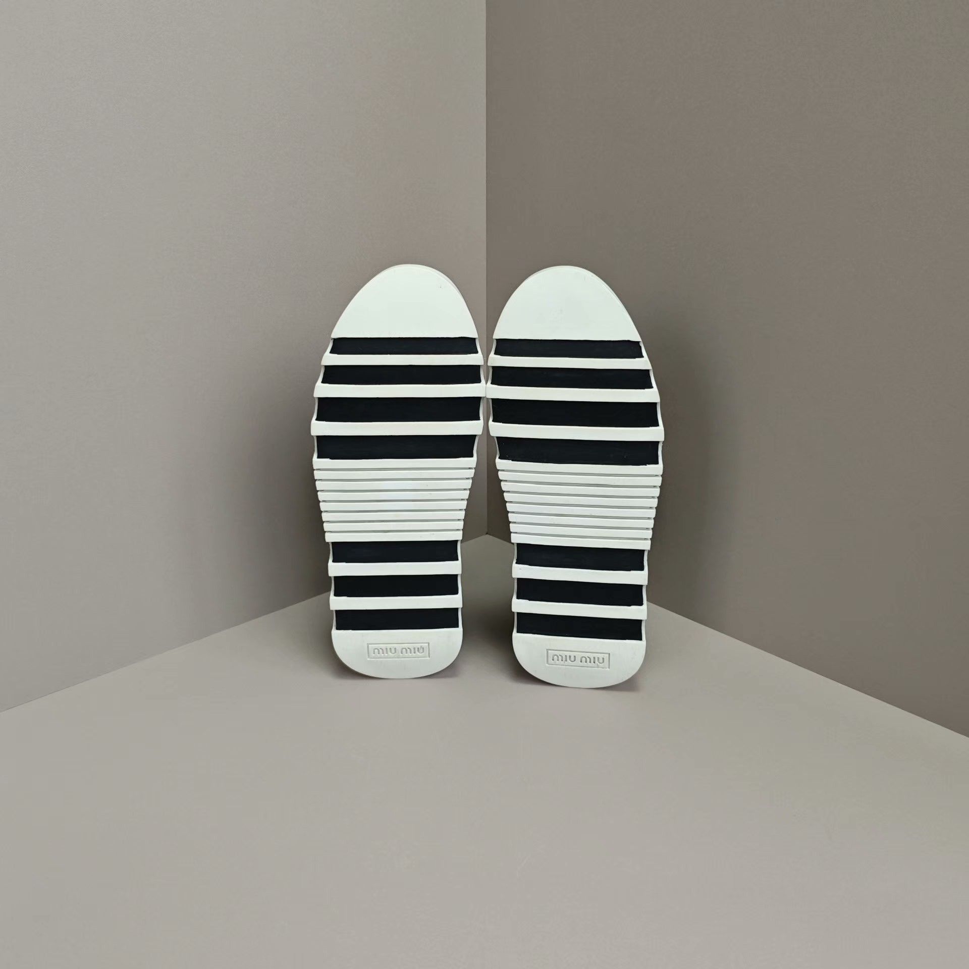 Miu Miu Miu Miu Hitop Sneakers us_5 Women Size US 5 / IT 35 - 5 Thumbnail
