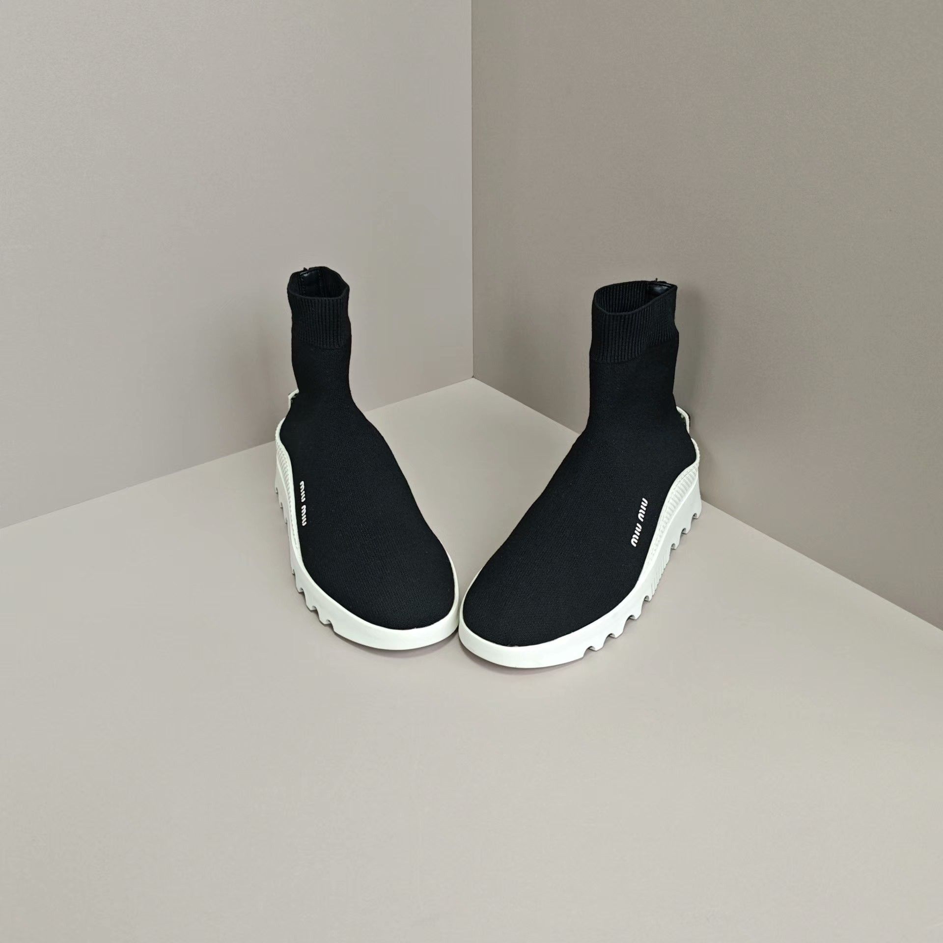 Miu Miu Miu Miu Hitop Sneakers us_5 Women Size US 5 / IT 35 - 2 Thumbnail