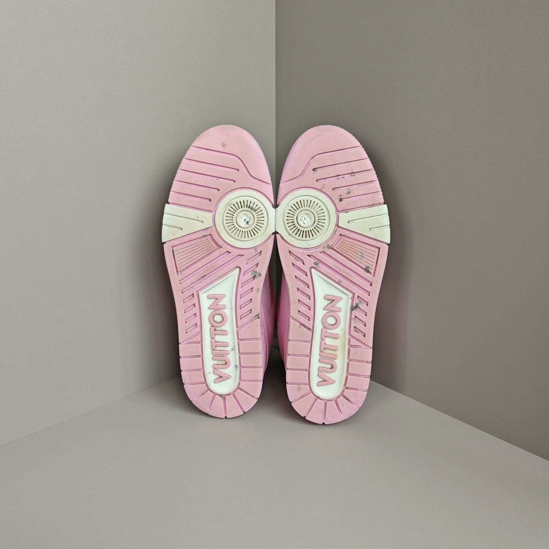 Louis Vuitton Louis Vuitton Training Denim Pink Lowtop Sneakers 7 Men Size US 7 / EU 40 - 5 Thumbnail
