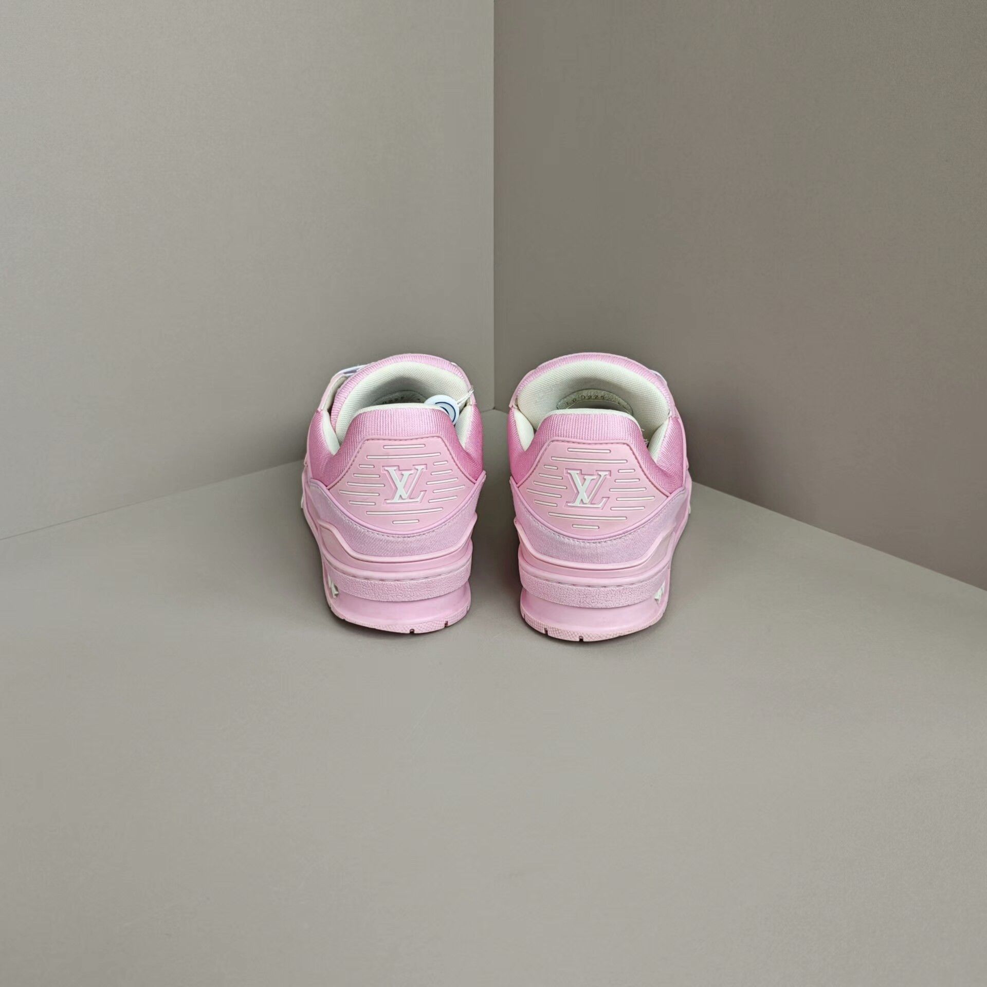 Louis Vuitton Louis Vuitton Training Denim Pink Lowtop Sneakers 7 Men Size US 7 / EU 40 - 3 Thumbnail