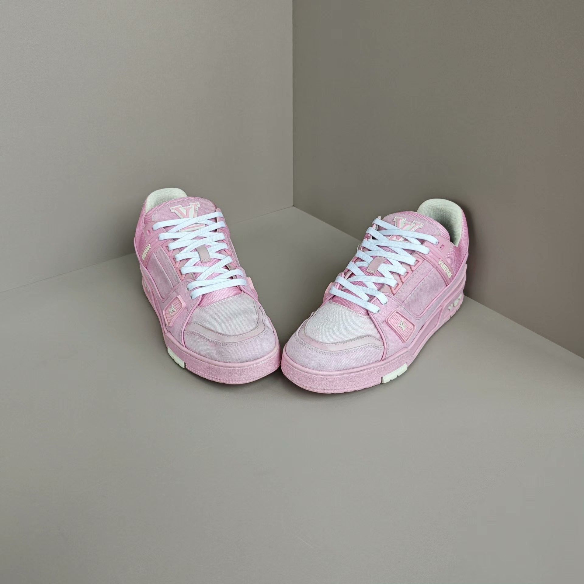 Louis Vuitton Louis Vuitton Training Denim Pink Lowtop Sneakers 7 Men Size US 7 / EU 40 - 2 Thumbnail